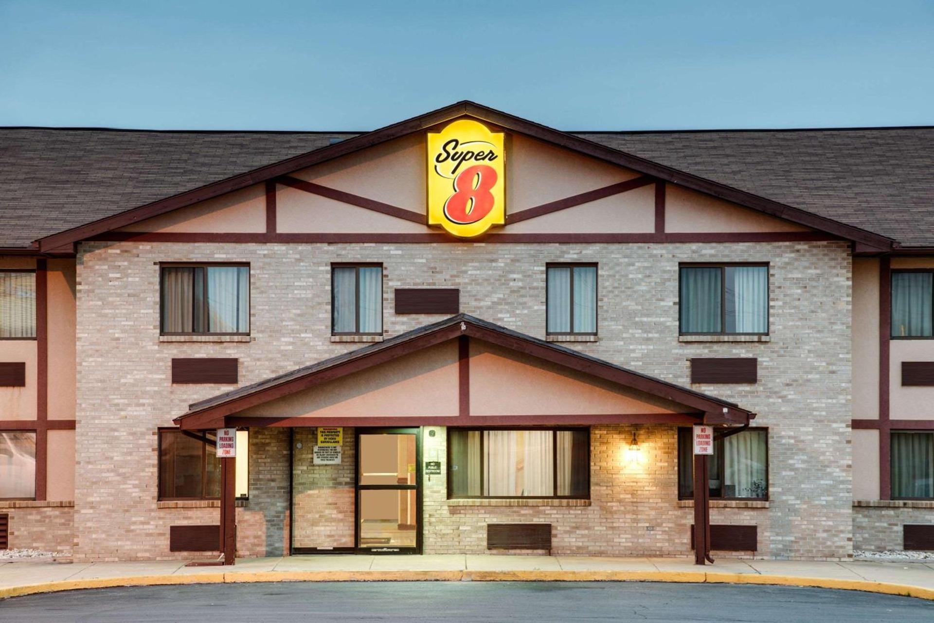 Super 8 by Wyndham Allentown Kutztown Area photo 2