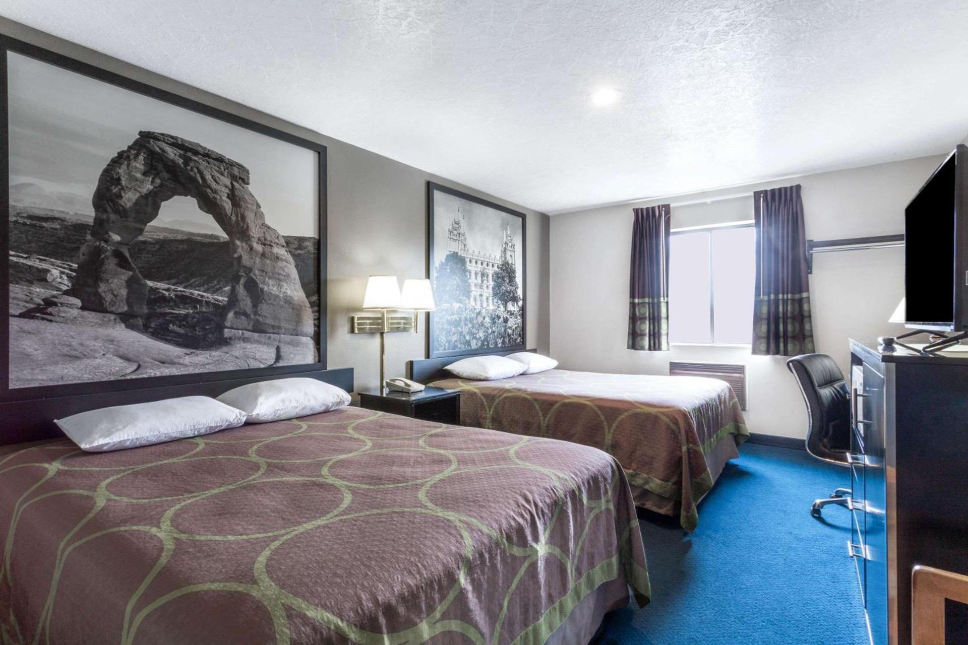 Super 8 by Wyndham Logan photo 12