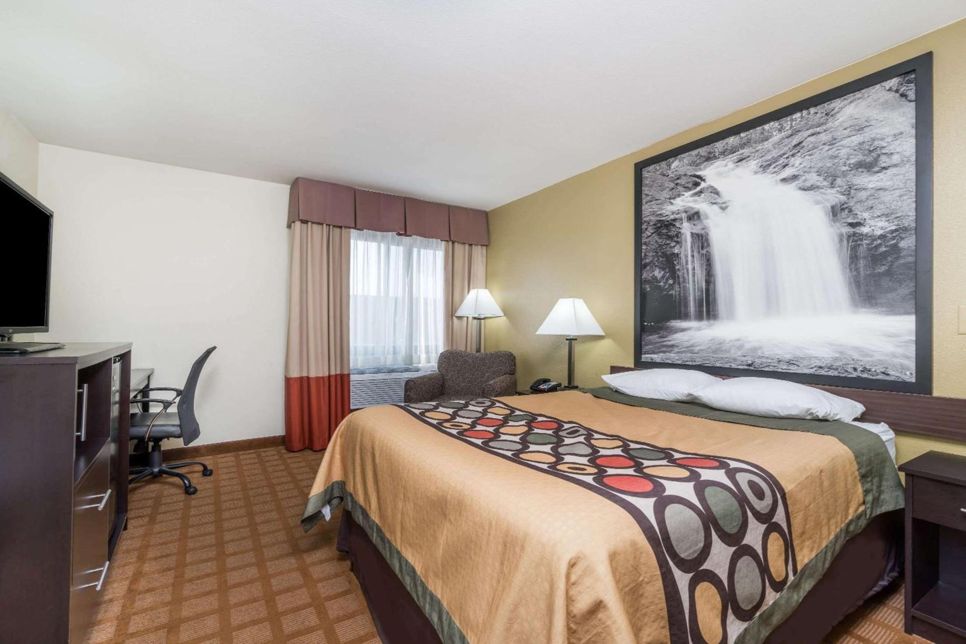 Super 8 by Wyndham Rice Lake photo 8
