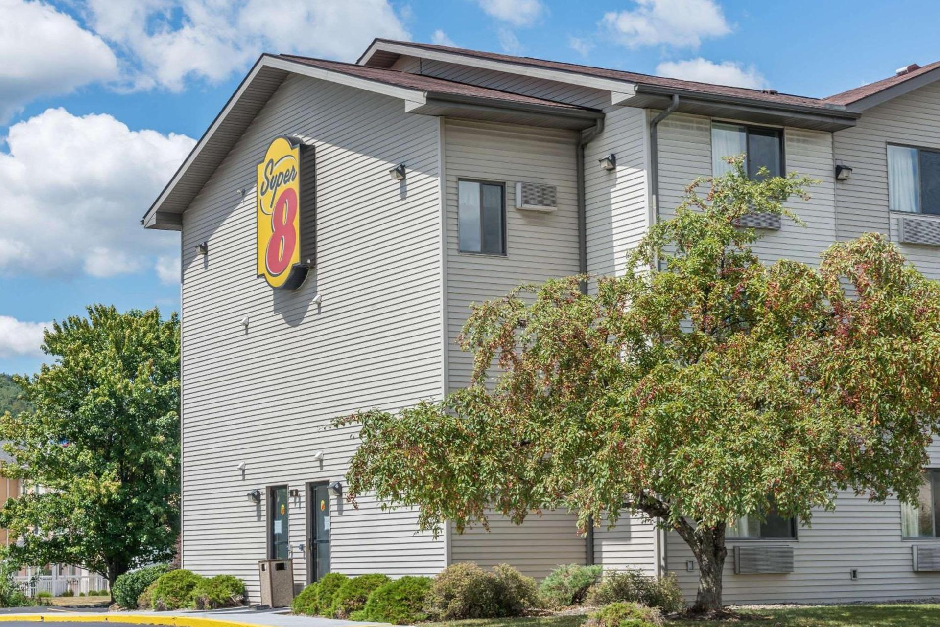 Super 8 by Wyndham New Stanton — hotel in New Stanton