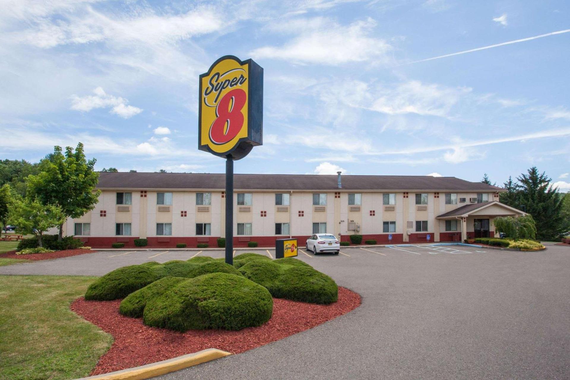 Super 8 by Wyndham Sidney NY photo 1