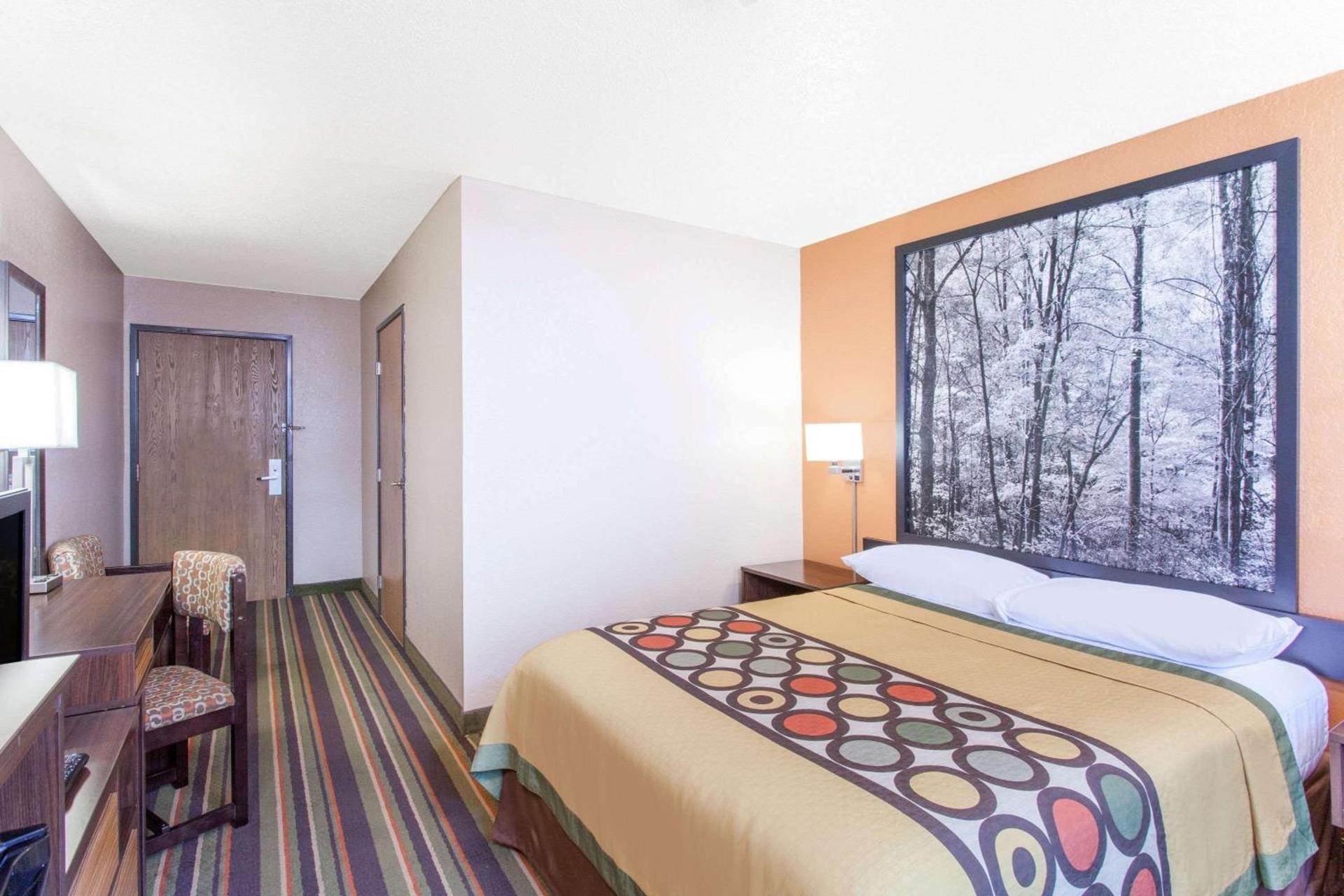 Super 8 by Wyndham Norton VA photo 13