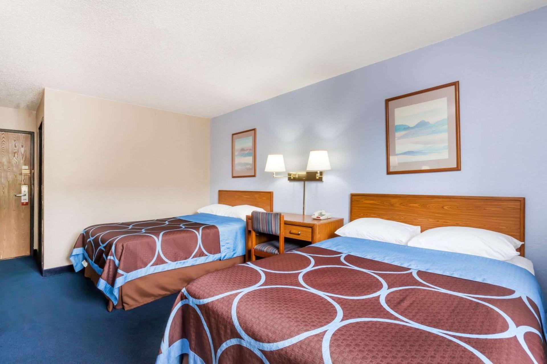 Super 8 by Wyndham Sidney NY photo 41