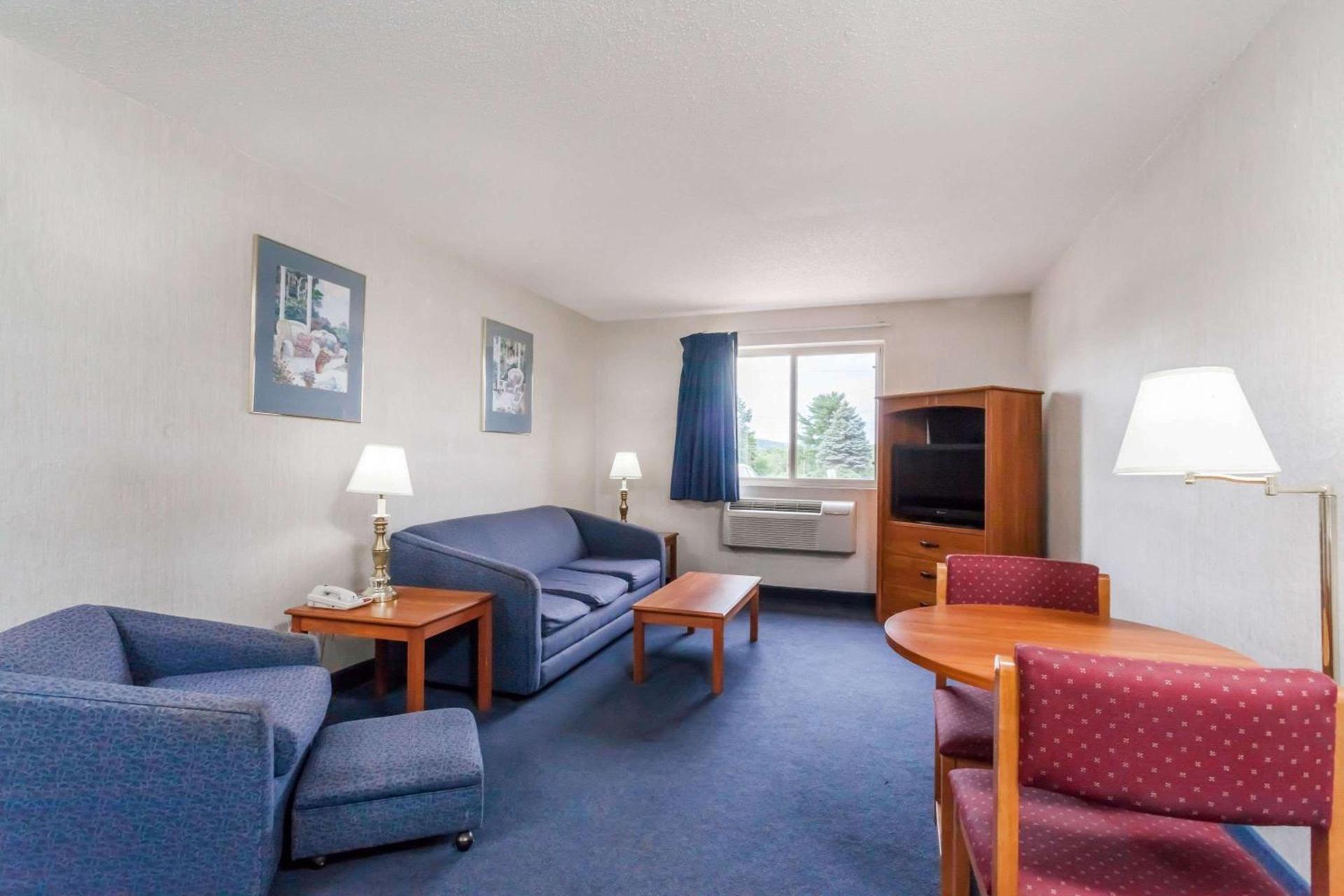 Super 8 by Wyndham Sidney NY photo 40