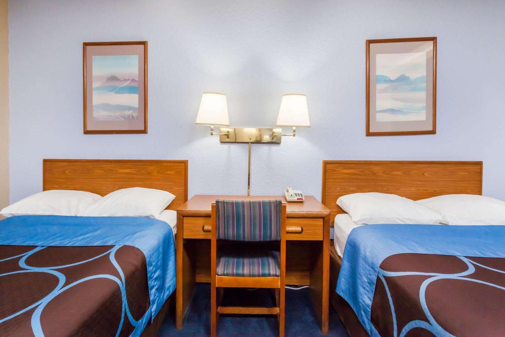 Super 8 by Wyndham Sidney NY photo 38
