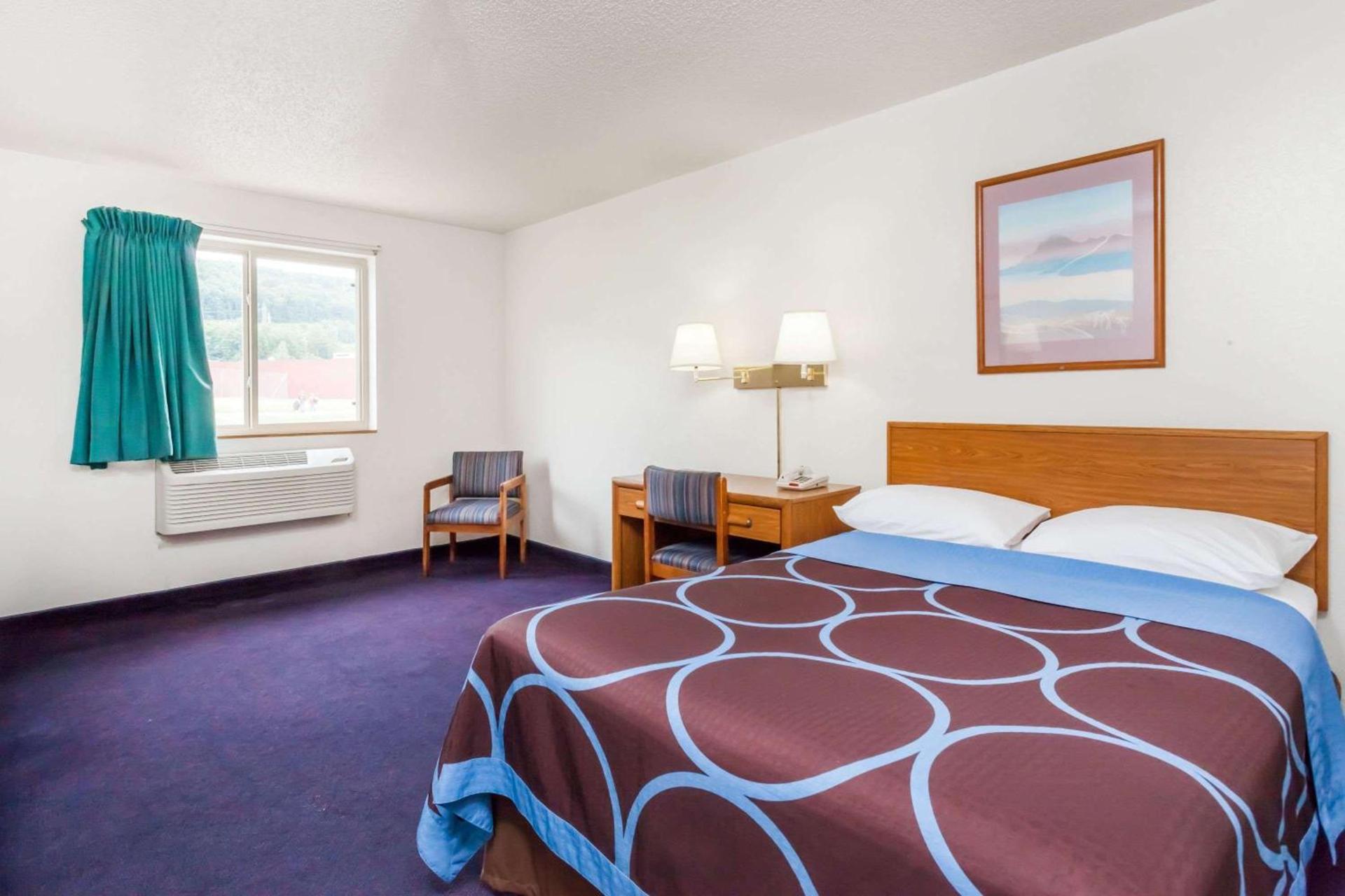 Super 8 by Wyndham Sidney NY photo 36