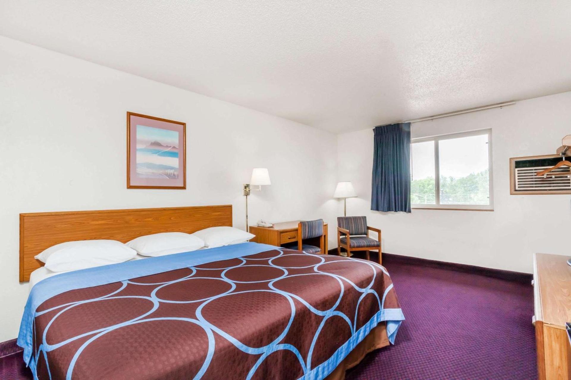 Super 8 by Wyndham Sidney NY photo 31