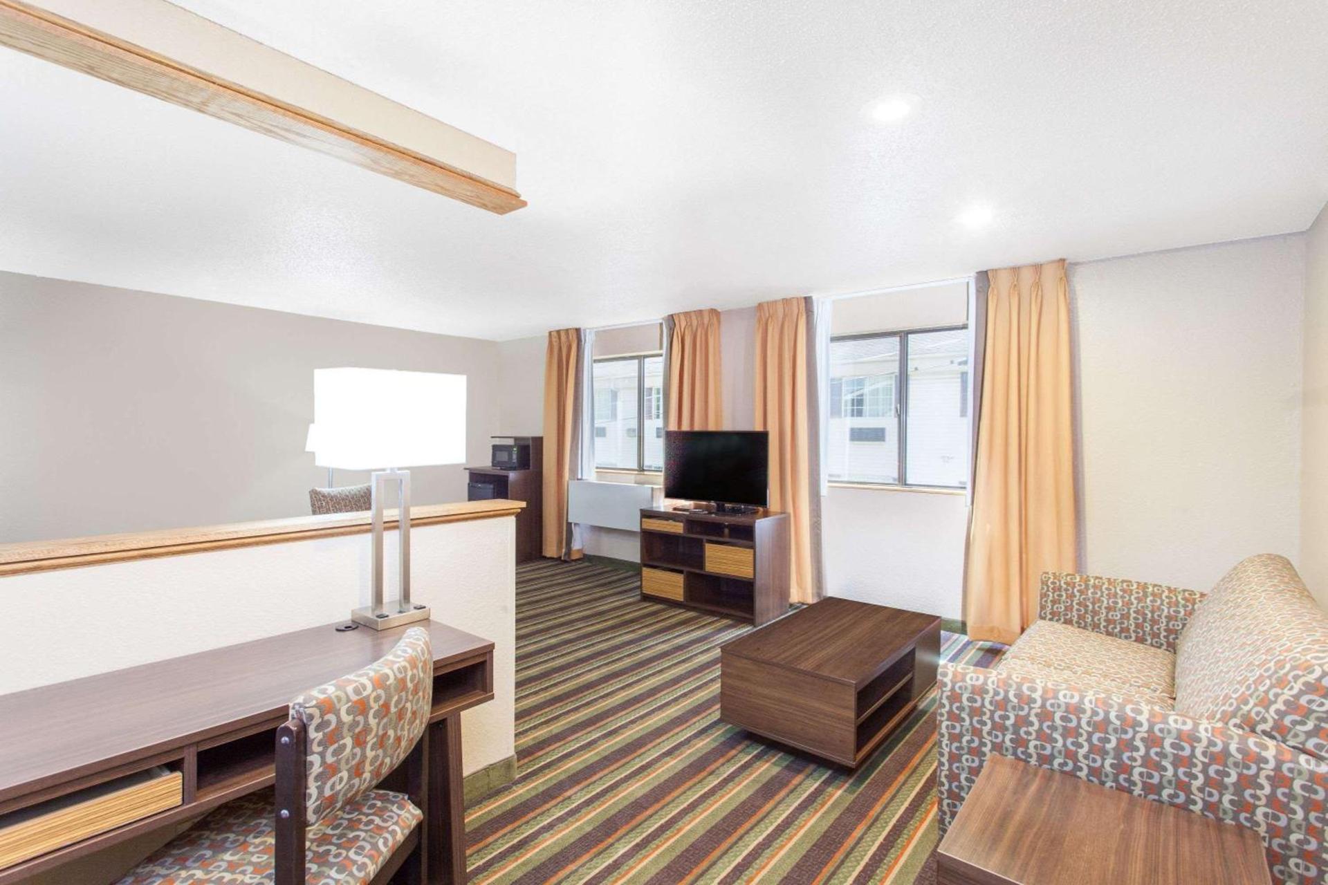 Super 8 by Wyndham Norton VA photo 15