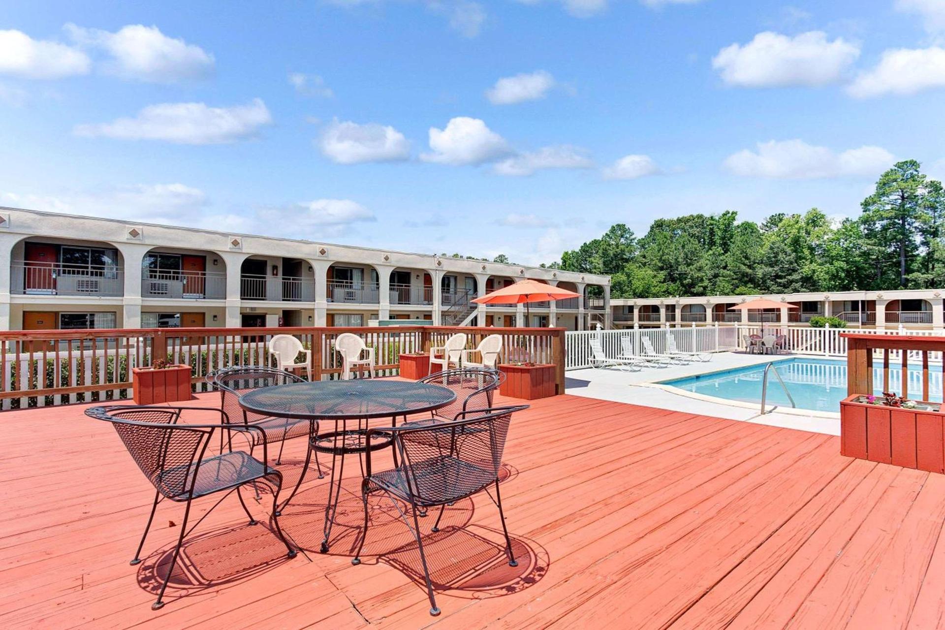 Super 8 by Wyndham Williamsburg/Historic Area photo 2