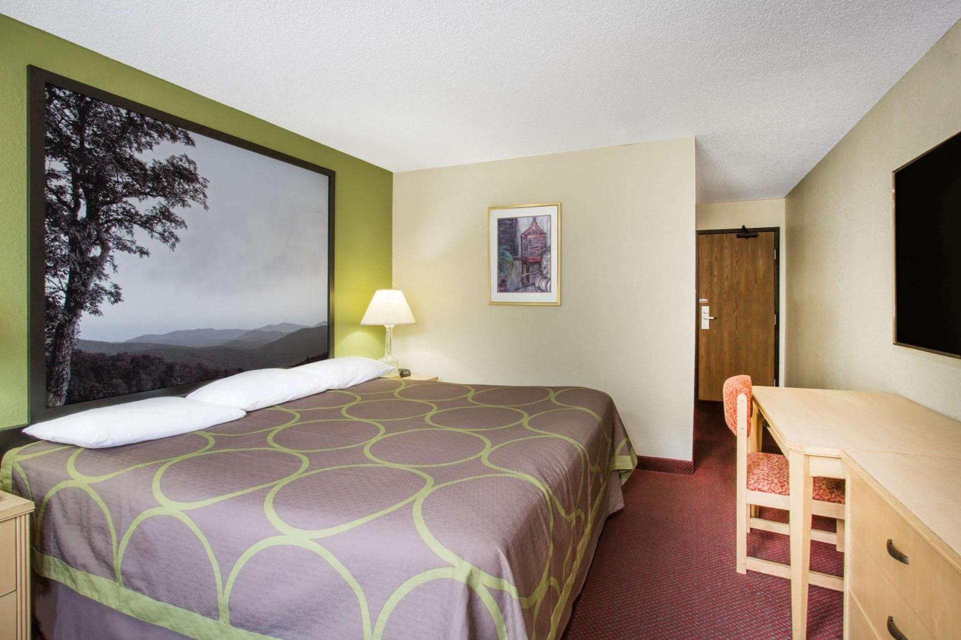 Super 8 by Wyndham Salem VA photo 8