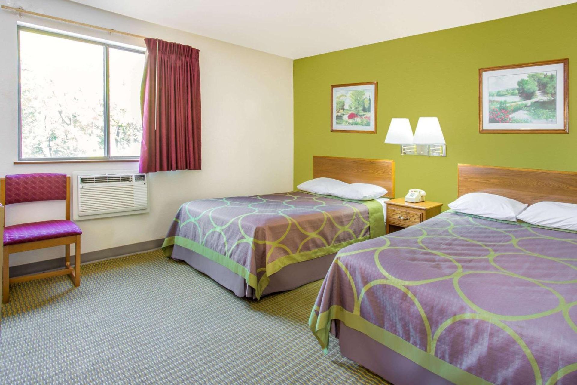 Super 8 by Wyndham Richmond/Broad Street photo 11