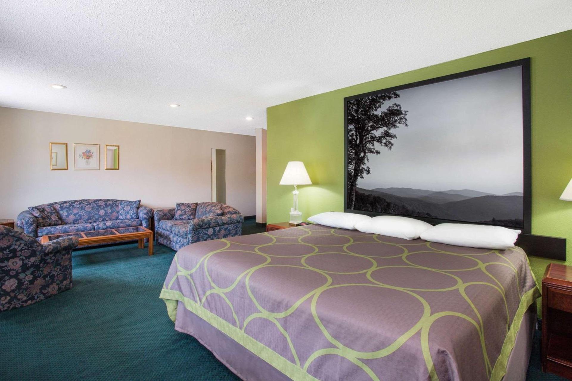 Super 8 by Wyndham Salem VA photo 9