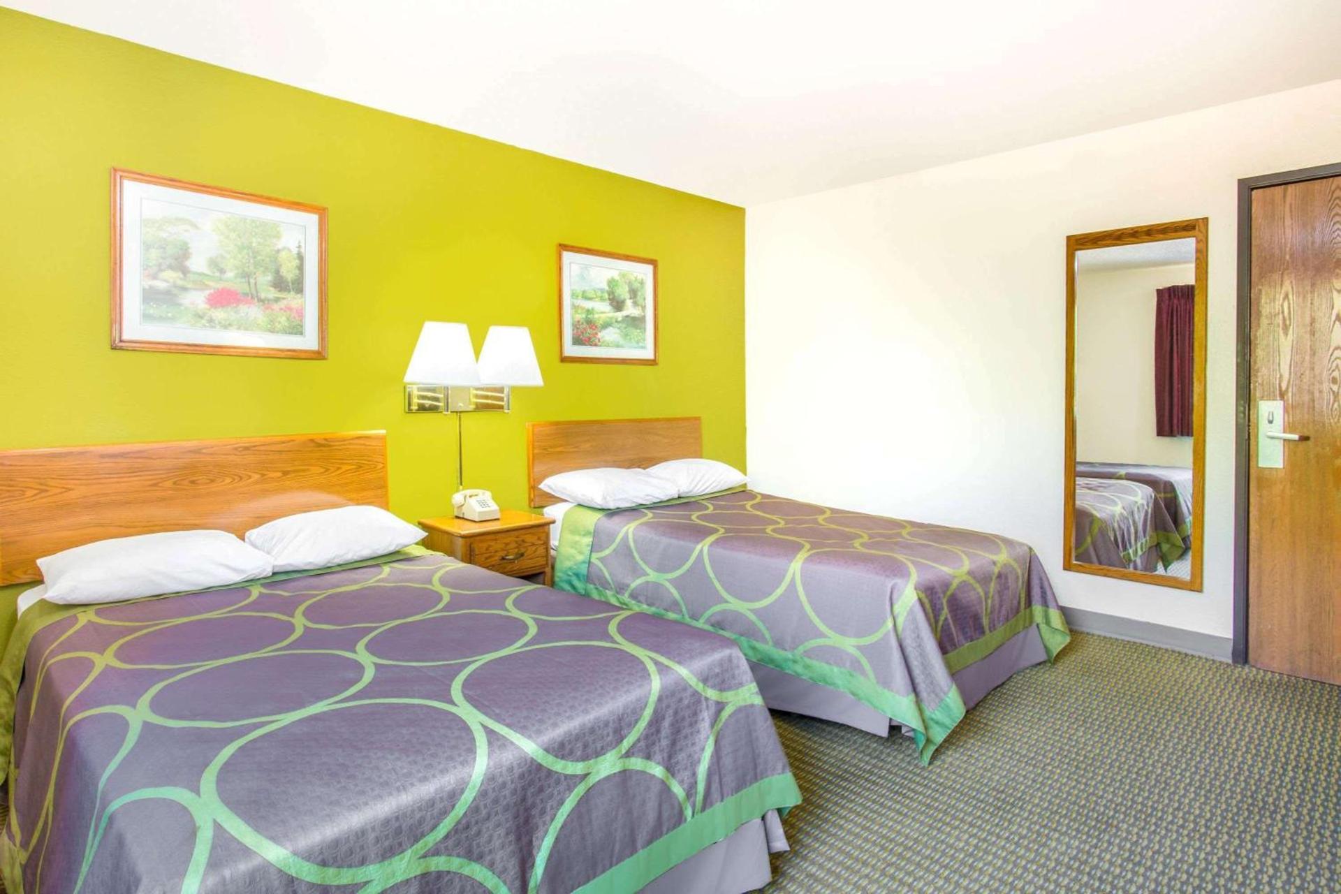 Super 8 by Wyndham Richmond/Broad Street photo 13