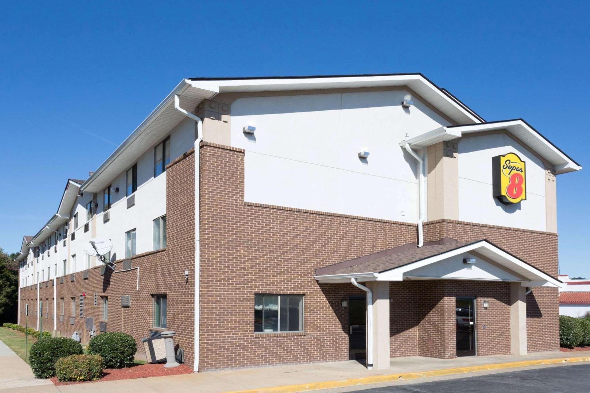 Super 8 by Wyndham Richmond Midlothian Turnpike — hotel in Midlothian