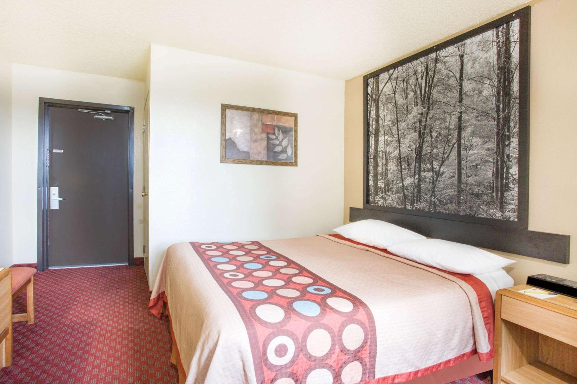 Super 8 by Wyndham Lexington VA photo 3