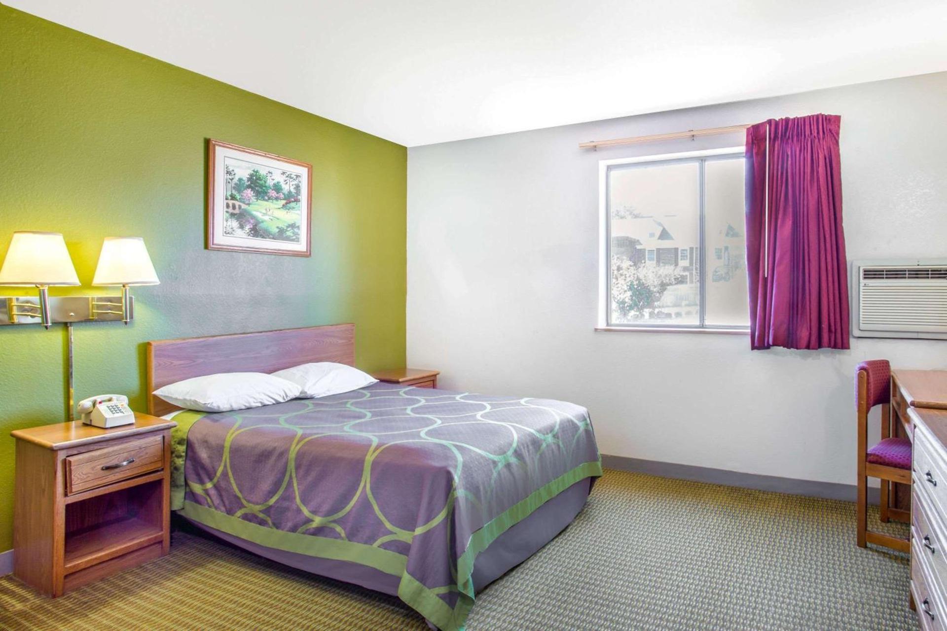 Super 8 by Wyndham Richmond/Broad Street photo 12