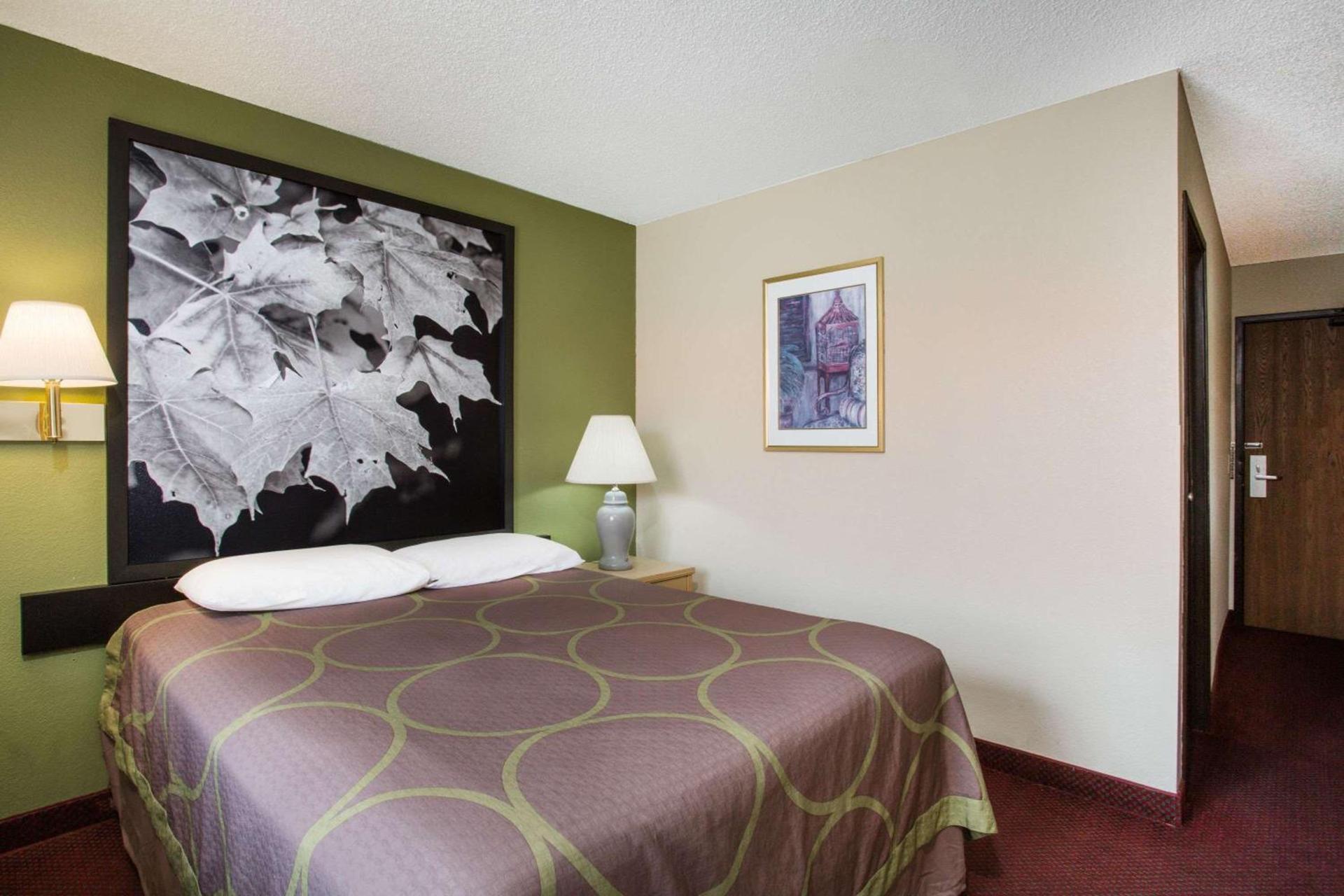 Super 8 by Wyndham Salem VA photo 10