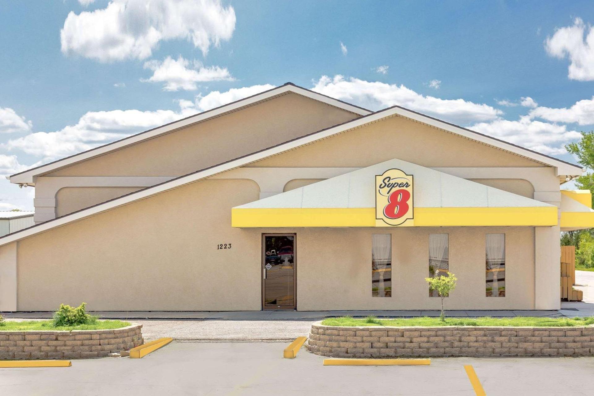 Super 8 by Wyndham Norfolk — hotel in Norfolk