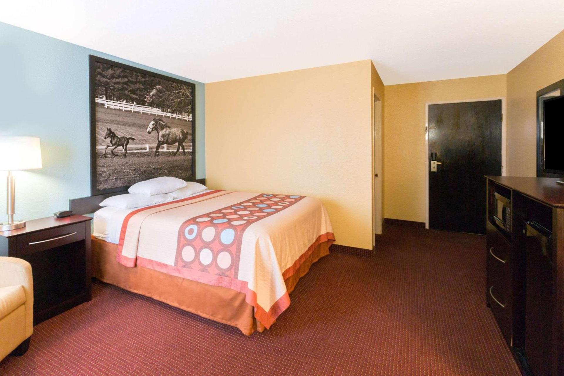 Super 8 by Wyndham Richmond photo 7
