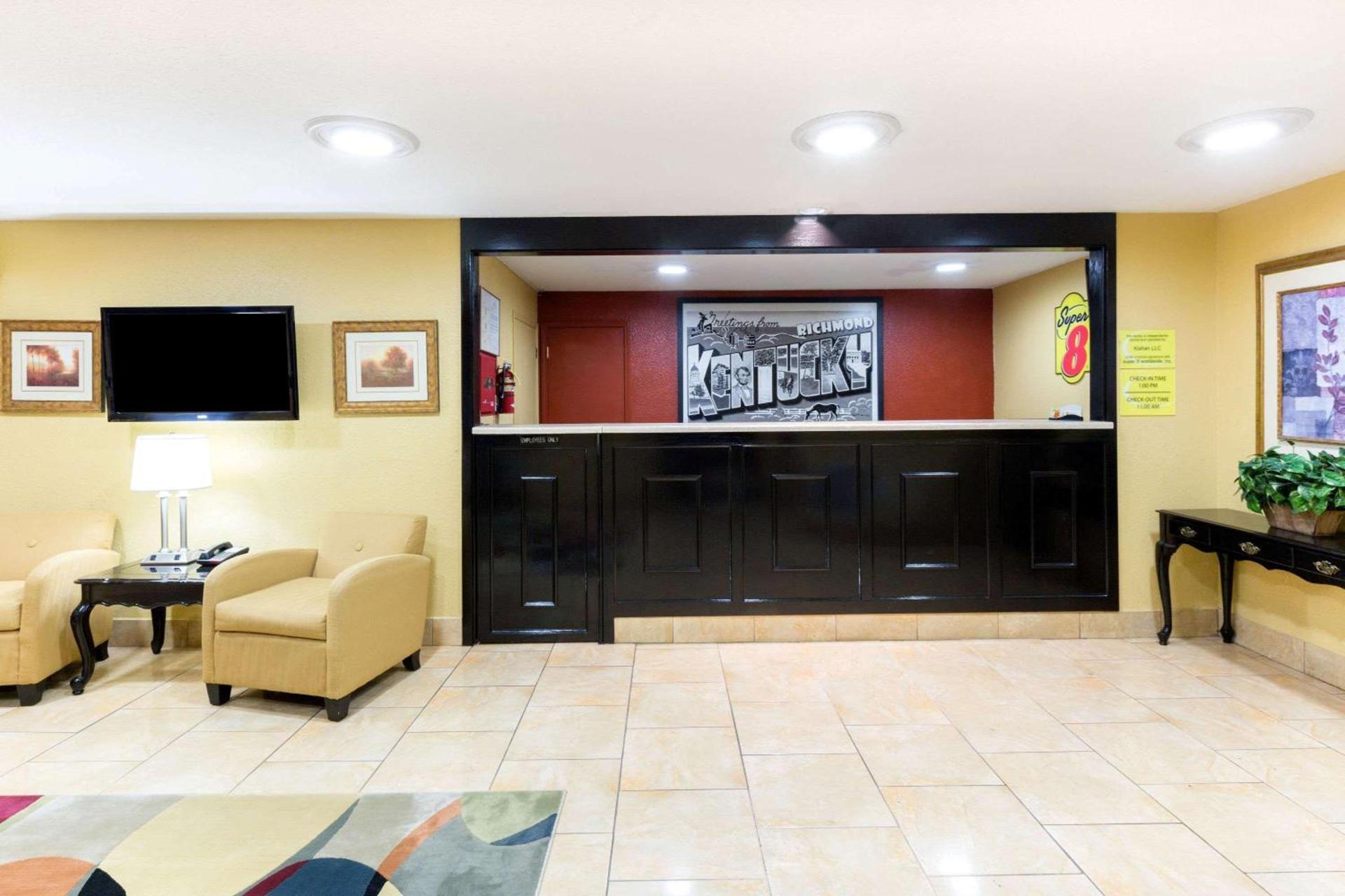 Super 8 by Wyndham Richmond photo 4