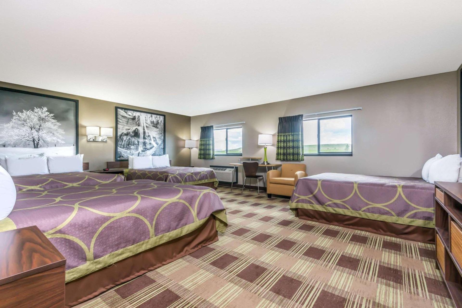 Super 8 by Wyndham Kimball photo 3