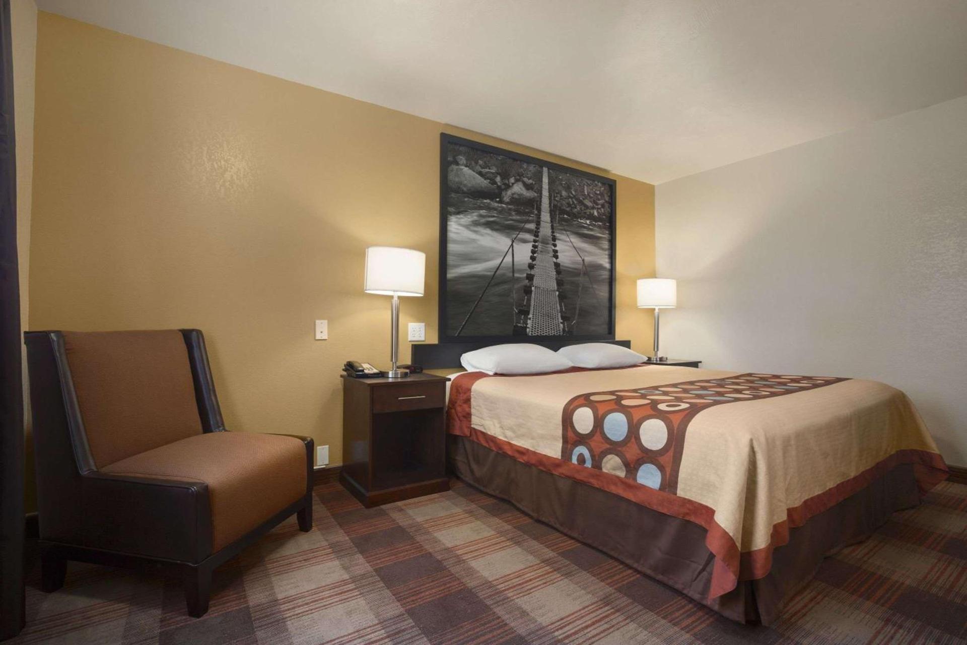 Super 8 by Wyndham Idaho Falls photo 6