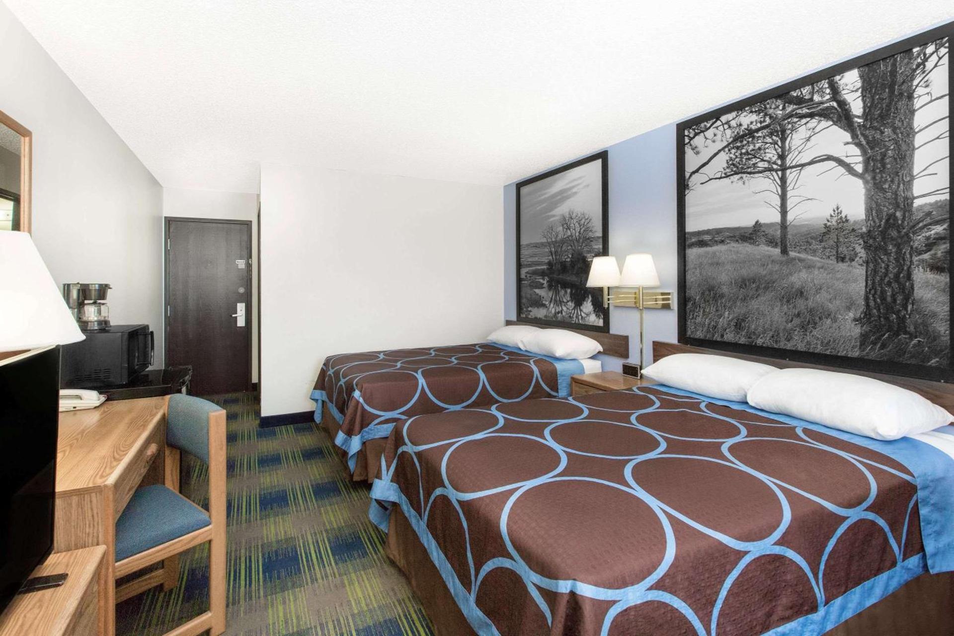 Super 8 by Wyndham Columbus photo 7