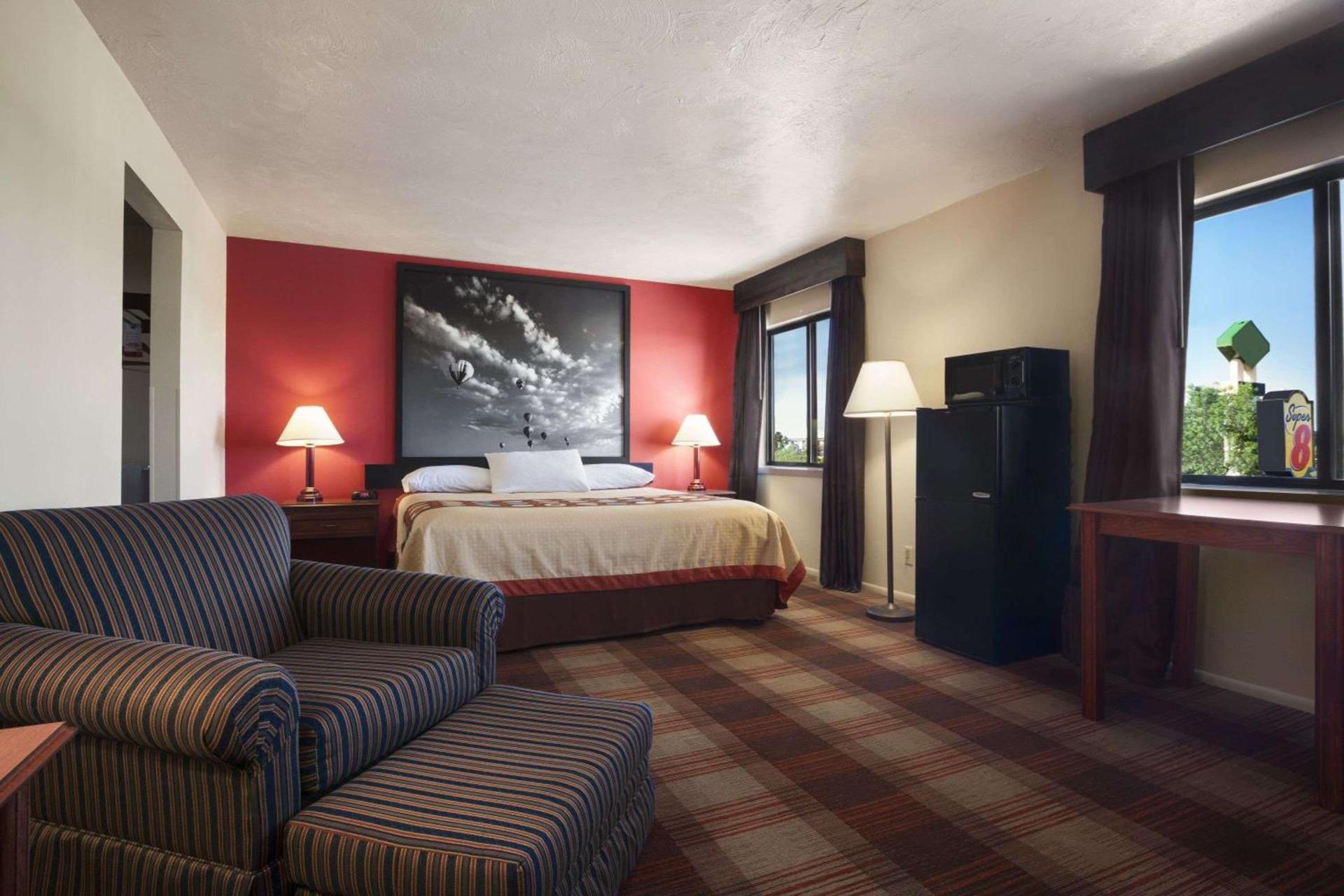 Super 8 by Wyndham Idaho Falls photo 10