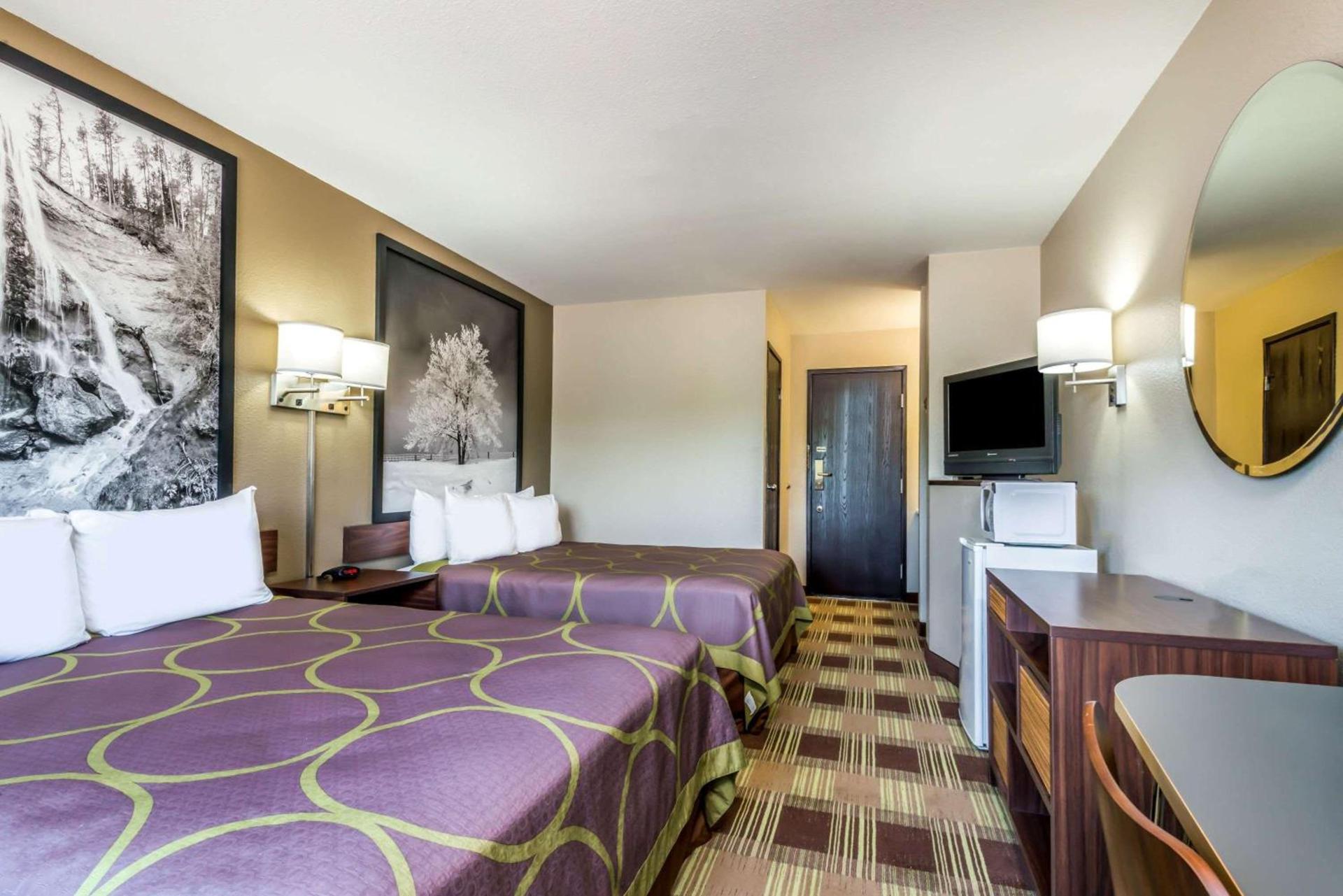 Super 8 by Wyndham Kimball photo 11