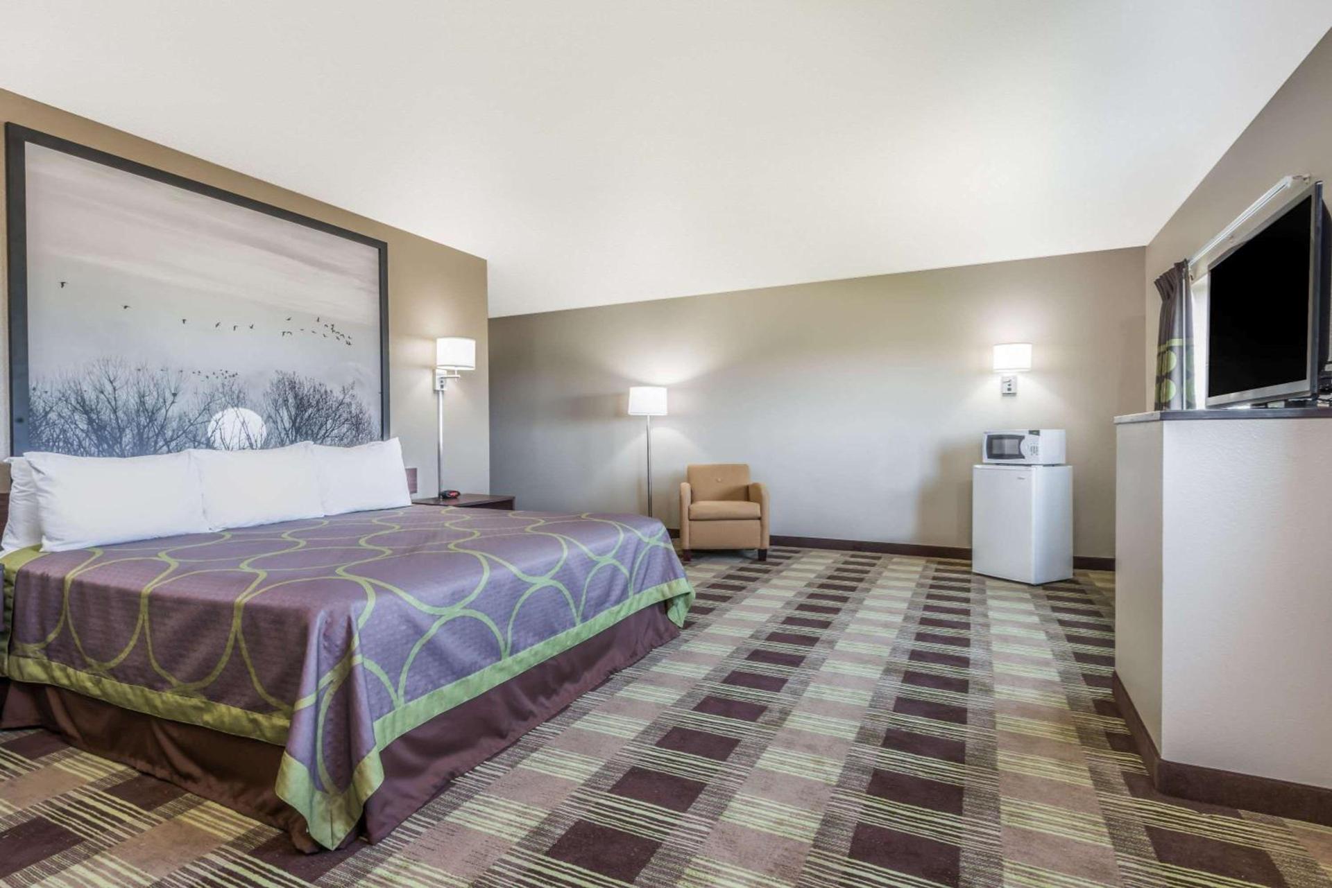 Super 8 by Wyndham Kimball photo 13