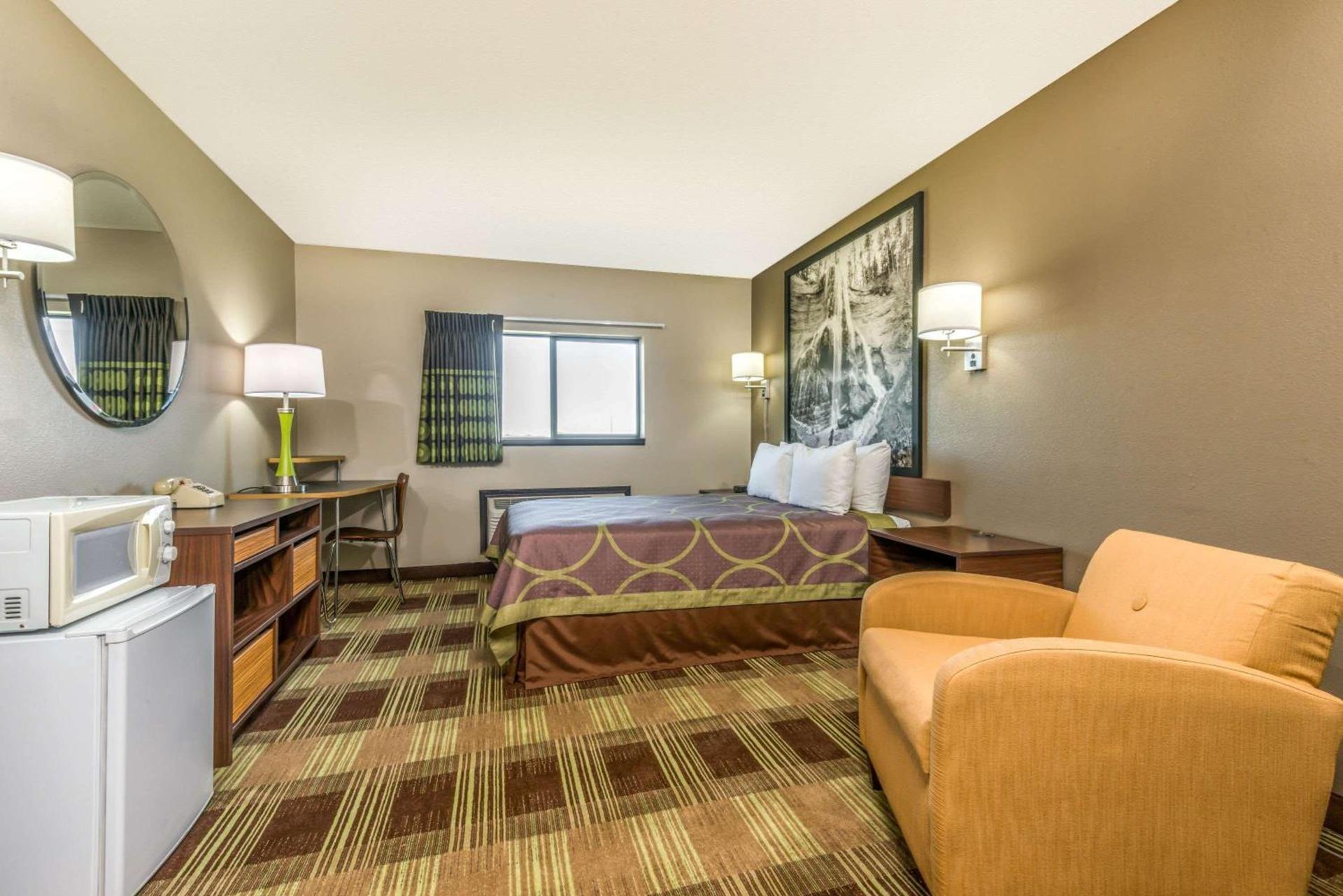 Super 8 by Wyndham Kimball photo 7
