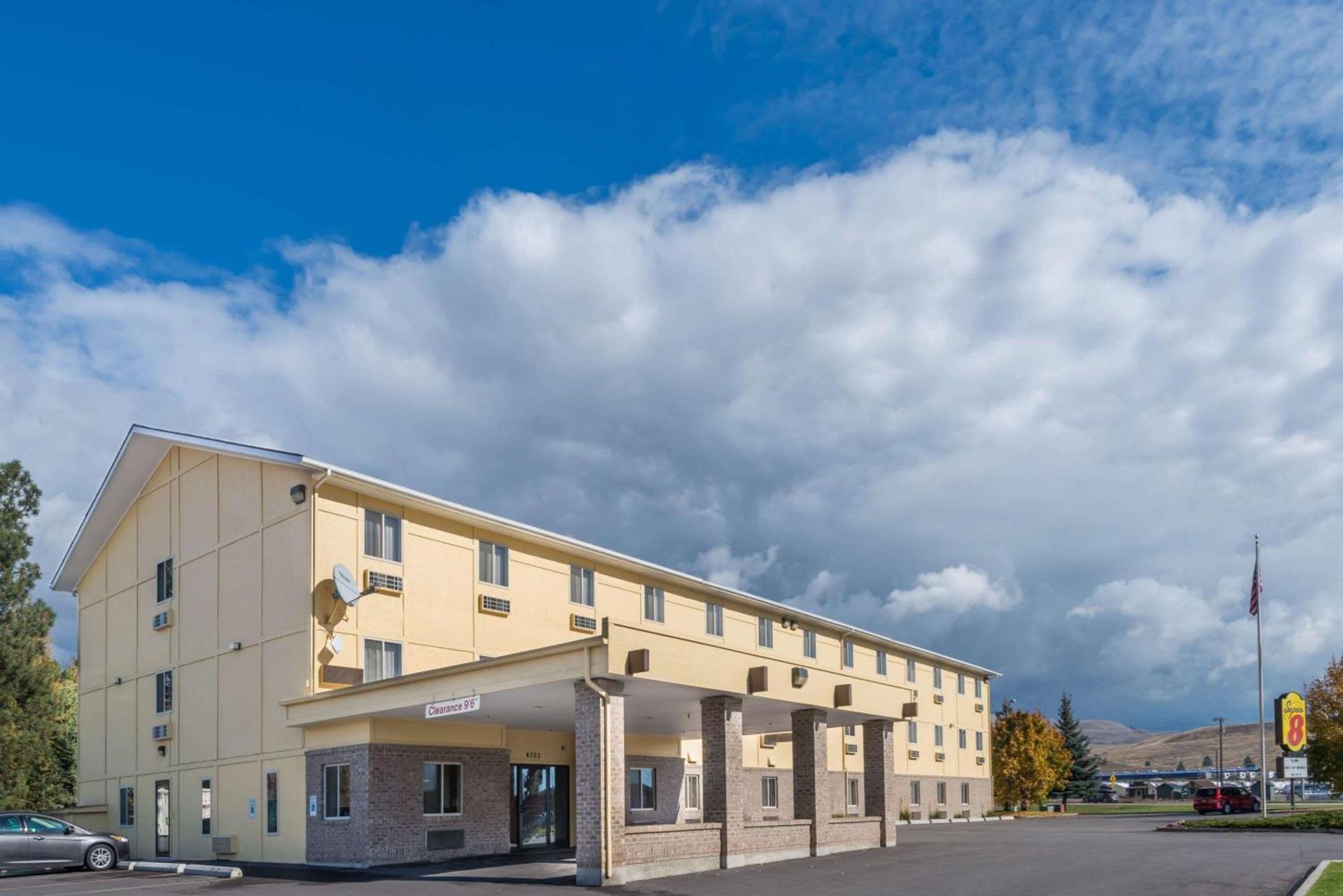 Super 8 by Wyndham Missoula/Reserve St. — hotel in Missoula