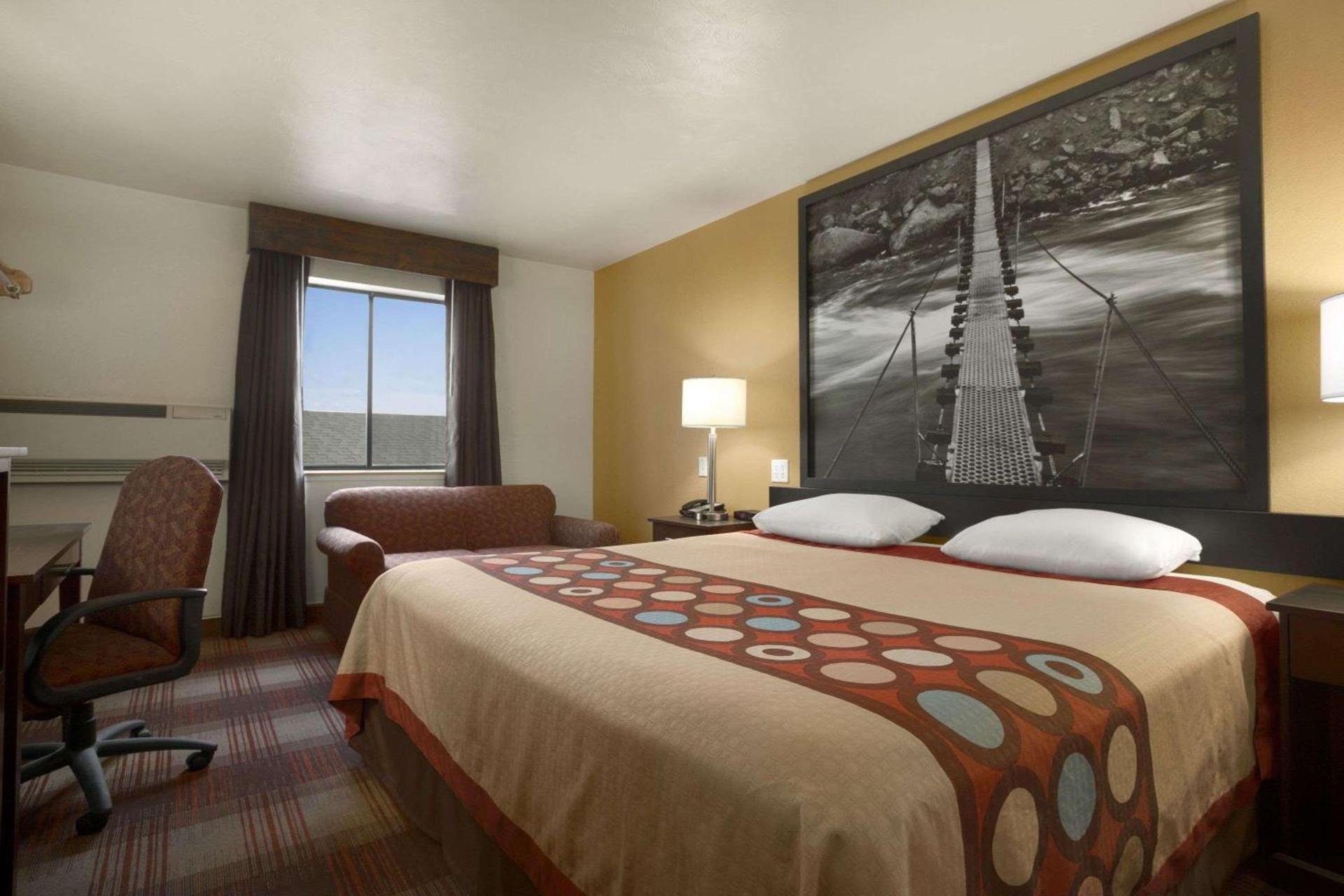 Super 8 by Wyndham Idaho Falls photo 3