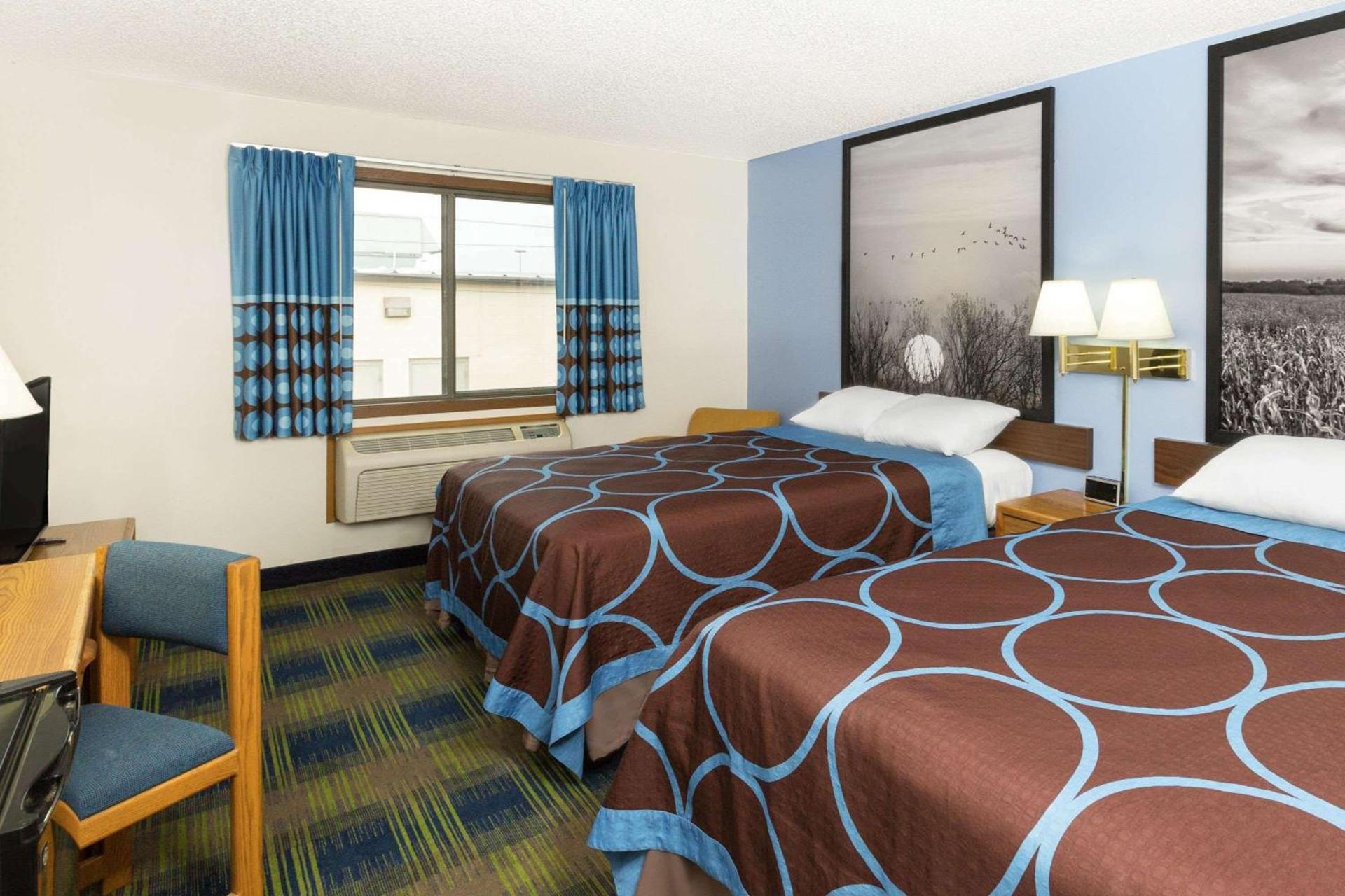 Super 8 by Wyndham Columbus photo 6