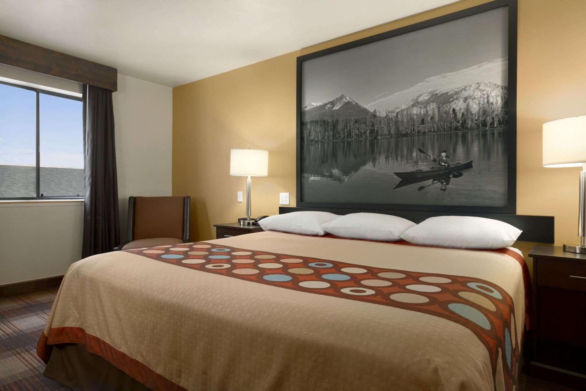 Super 8 by Wyndham Idaho Falls photo 5