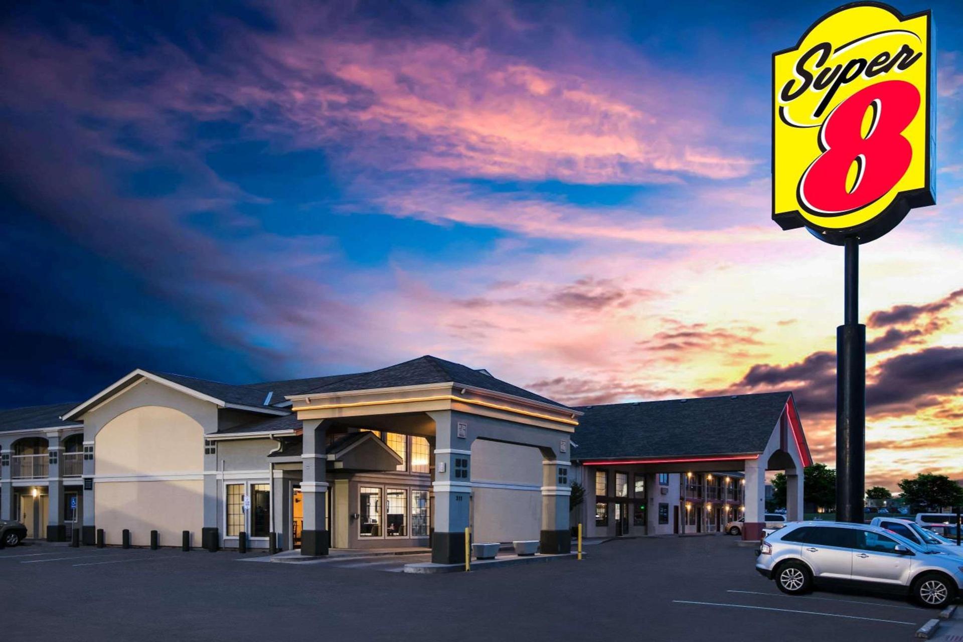 Super 8 by Wyndham Oklahoma Airport Fairgrounds West — hotel in Oklahoma City