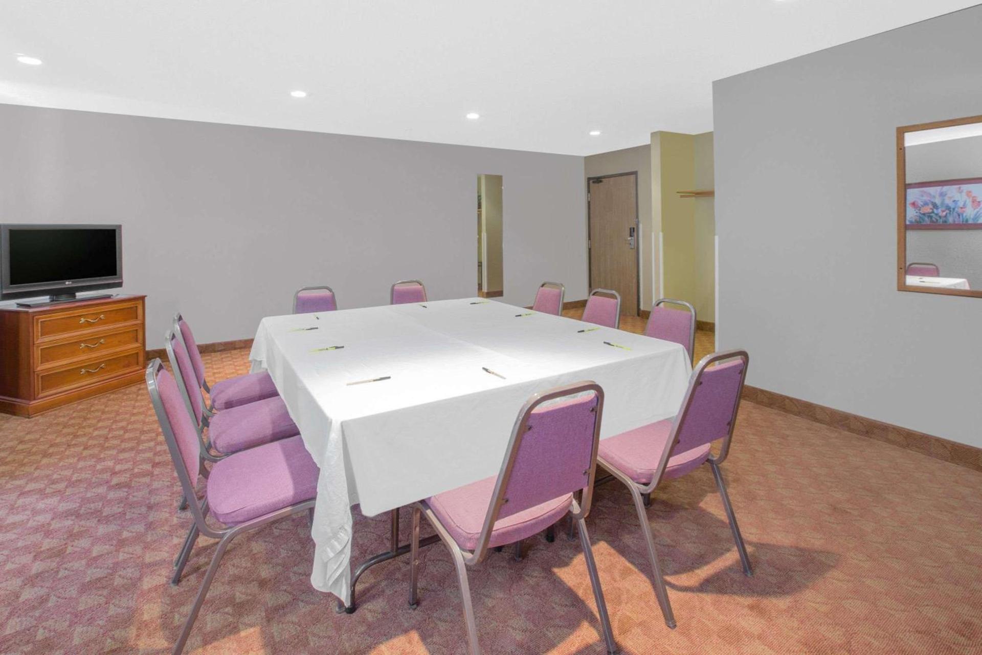 Quality Inn & Suites Howe - Sturgis photo 13