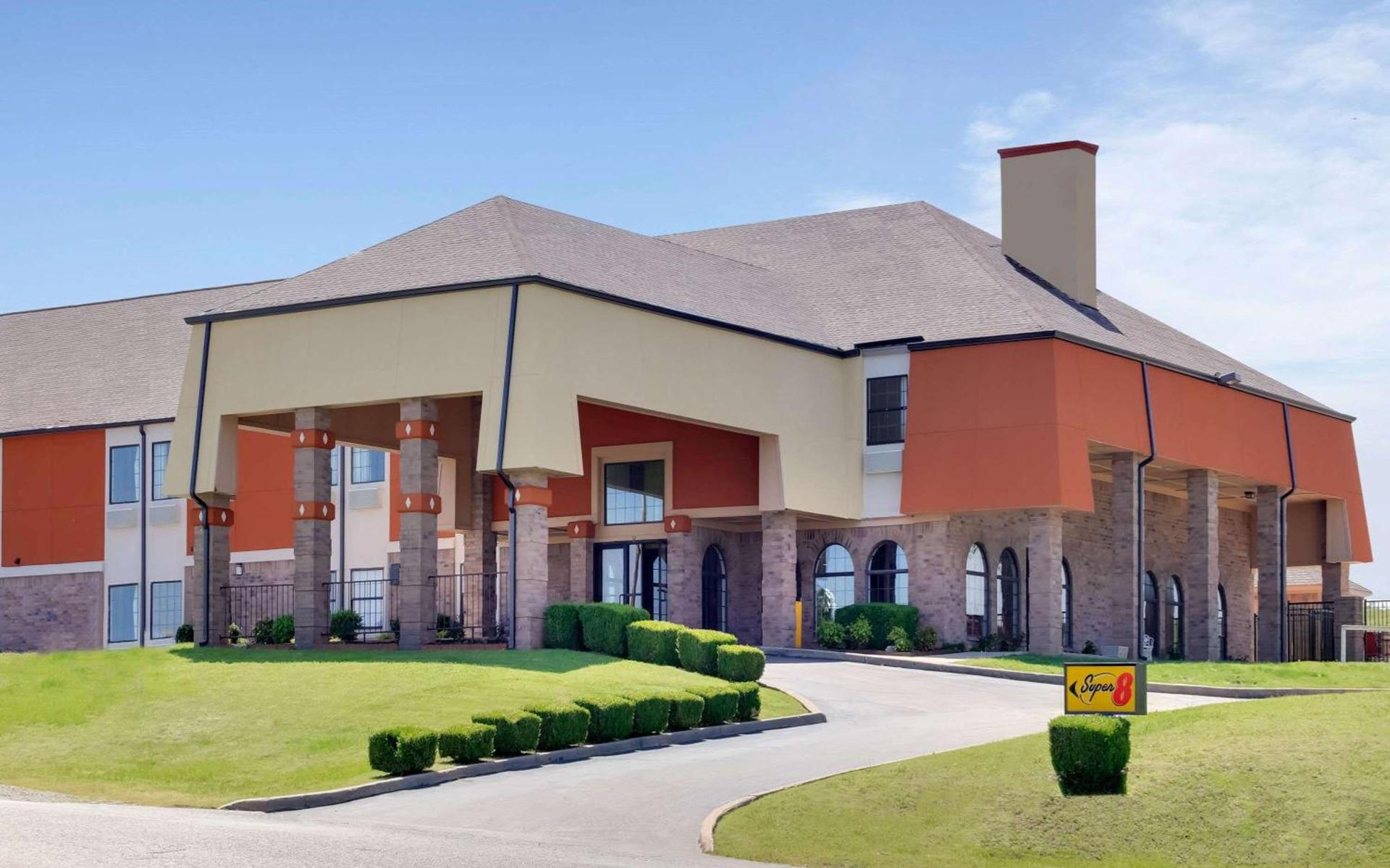 Super 8 by Wyndham Sapulpa/Tulsa Area — hotel in Glenpool