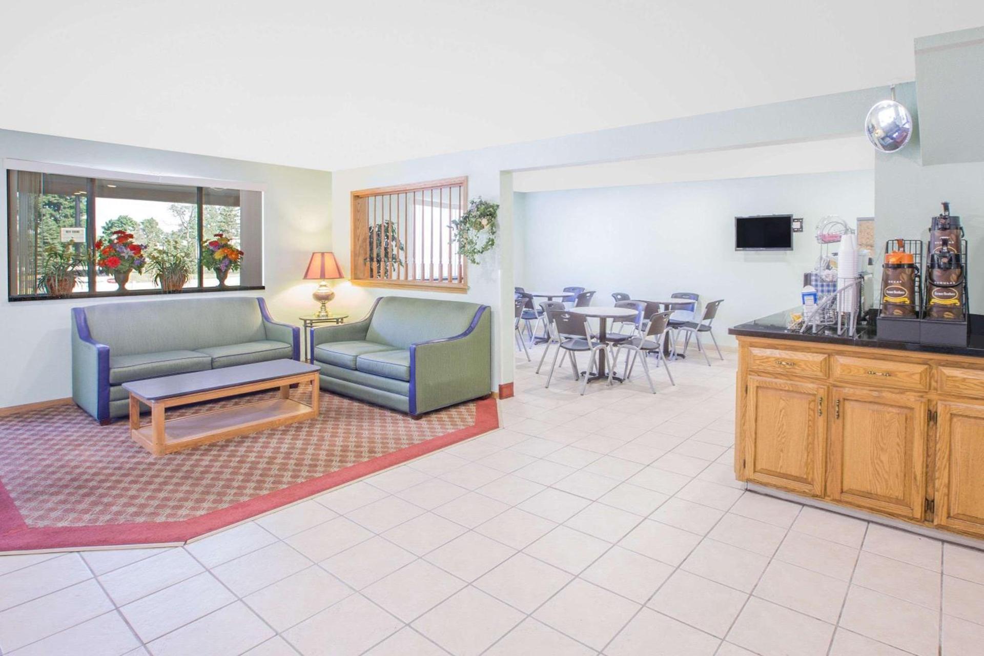 Quality Inn & Suites Howe - Sturgis photo 3