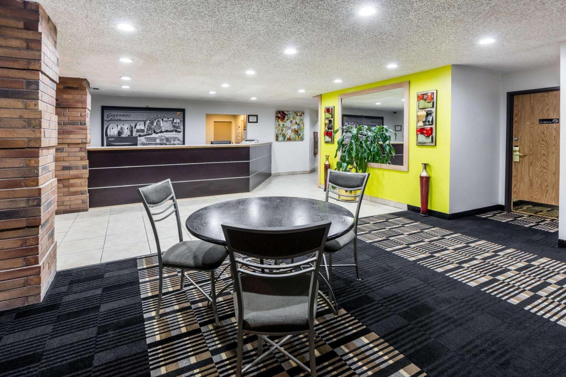 Super 8 by Wyndham Sapulpa/Tulsa Area photo 3