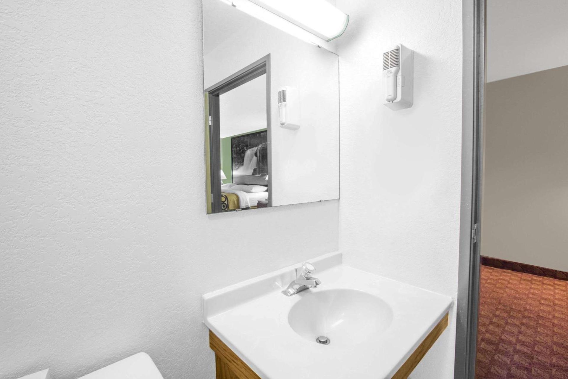 Quality Inn & Suites Howe - Sturgis photo 10