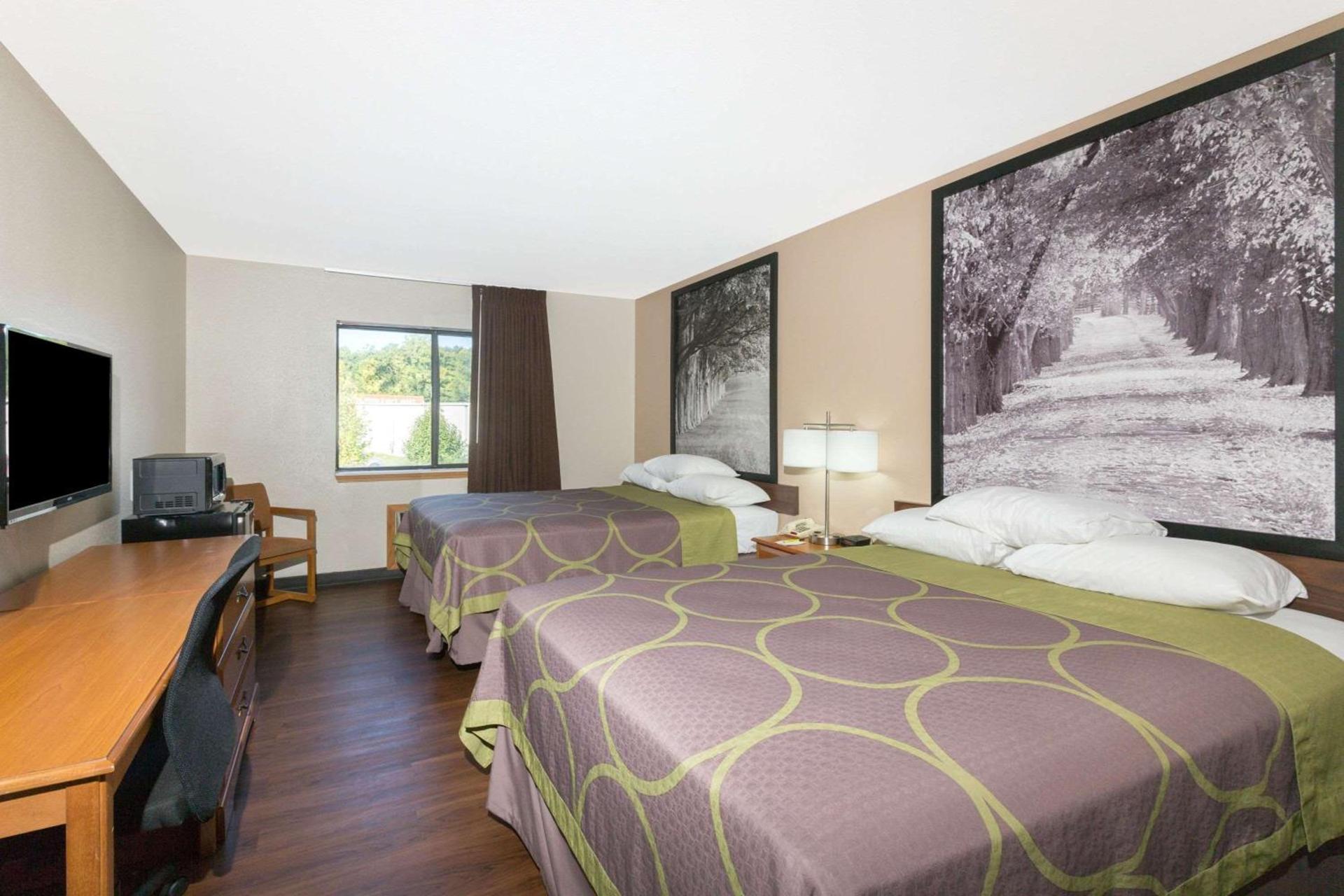 Super 8 by Wyndham Radcliff Ft. Knox Area photo 2