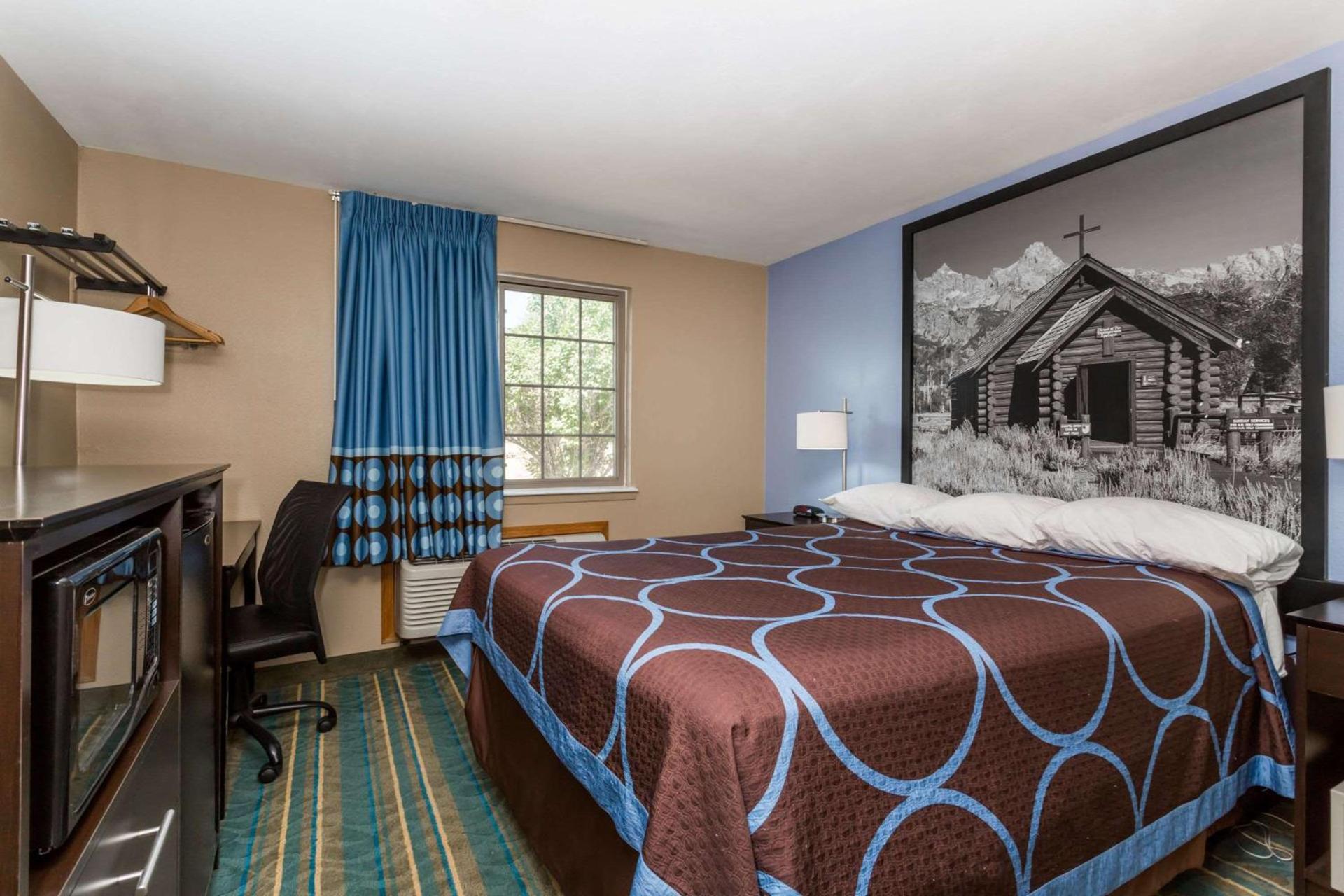 Super 8 by Wyndham Douglas photo 8