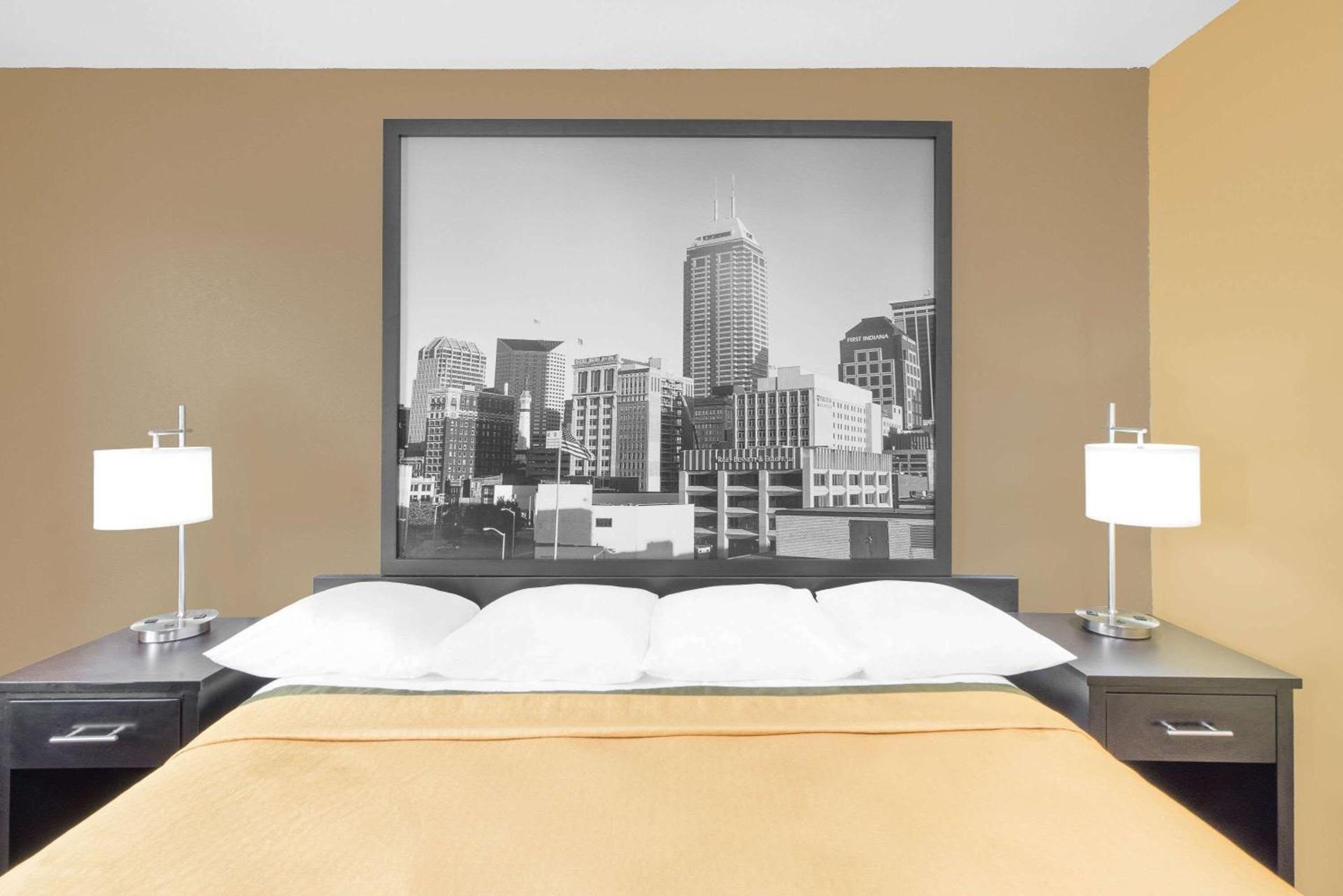 Super 8 by Wyndham Terre Haute photo 11