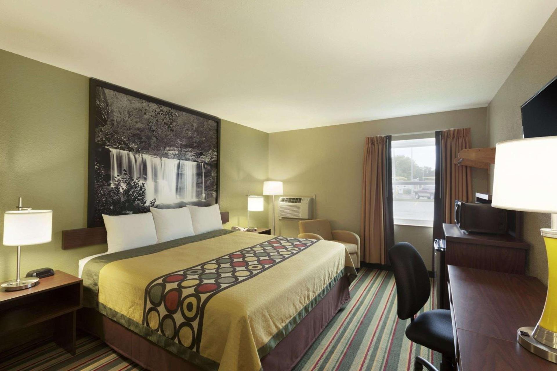 Super 8 by Wyndham Tuscola photo 8