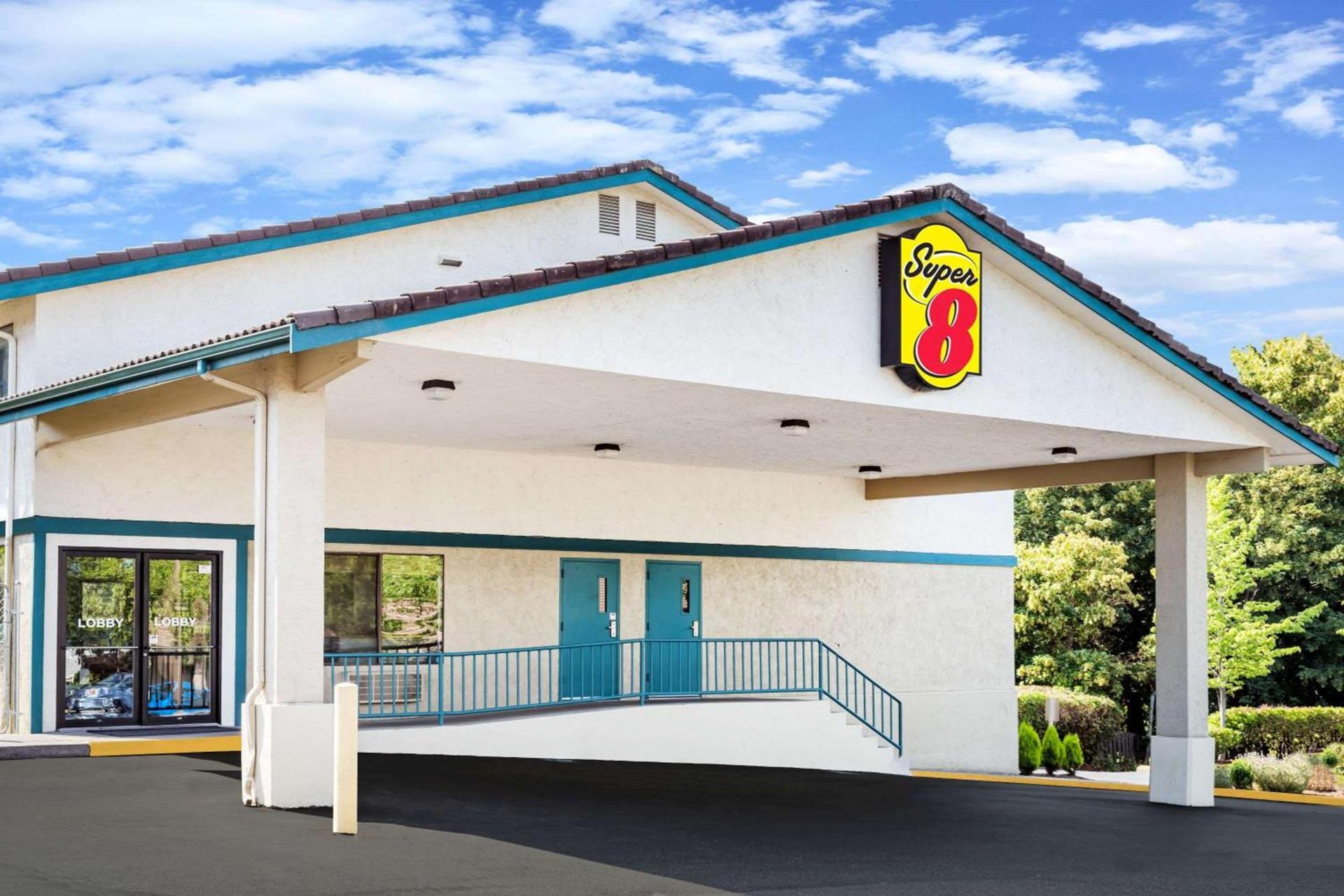 Super 8 by Wyndham Bremerton — hotel in Bremerton