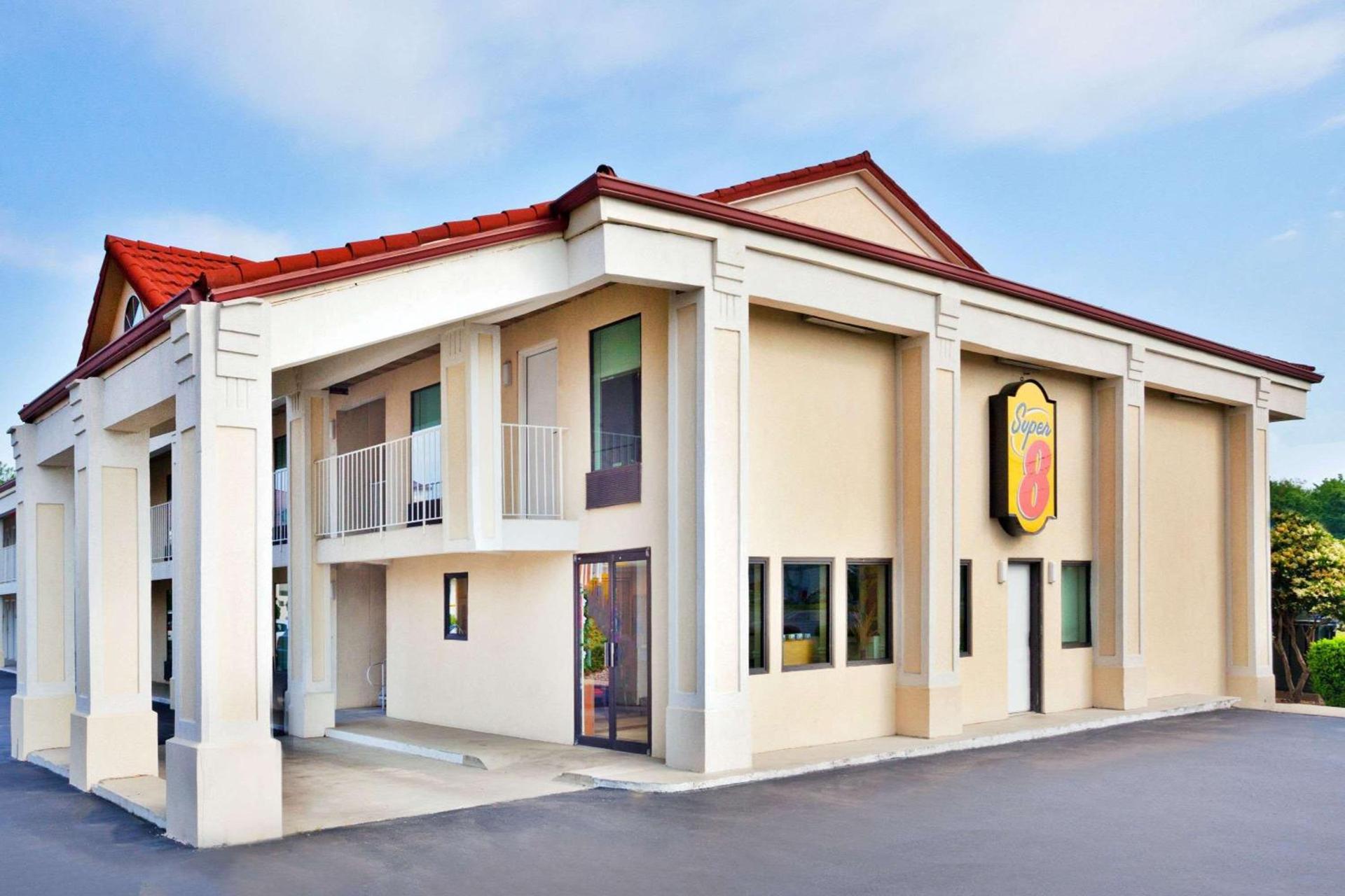 Super 8 by Wyndham Ringgold Chattanooga Area photo 2