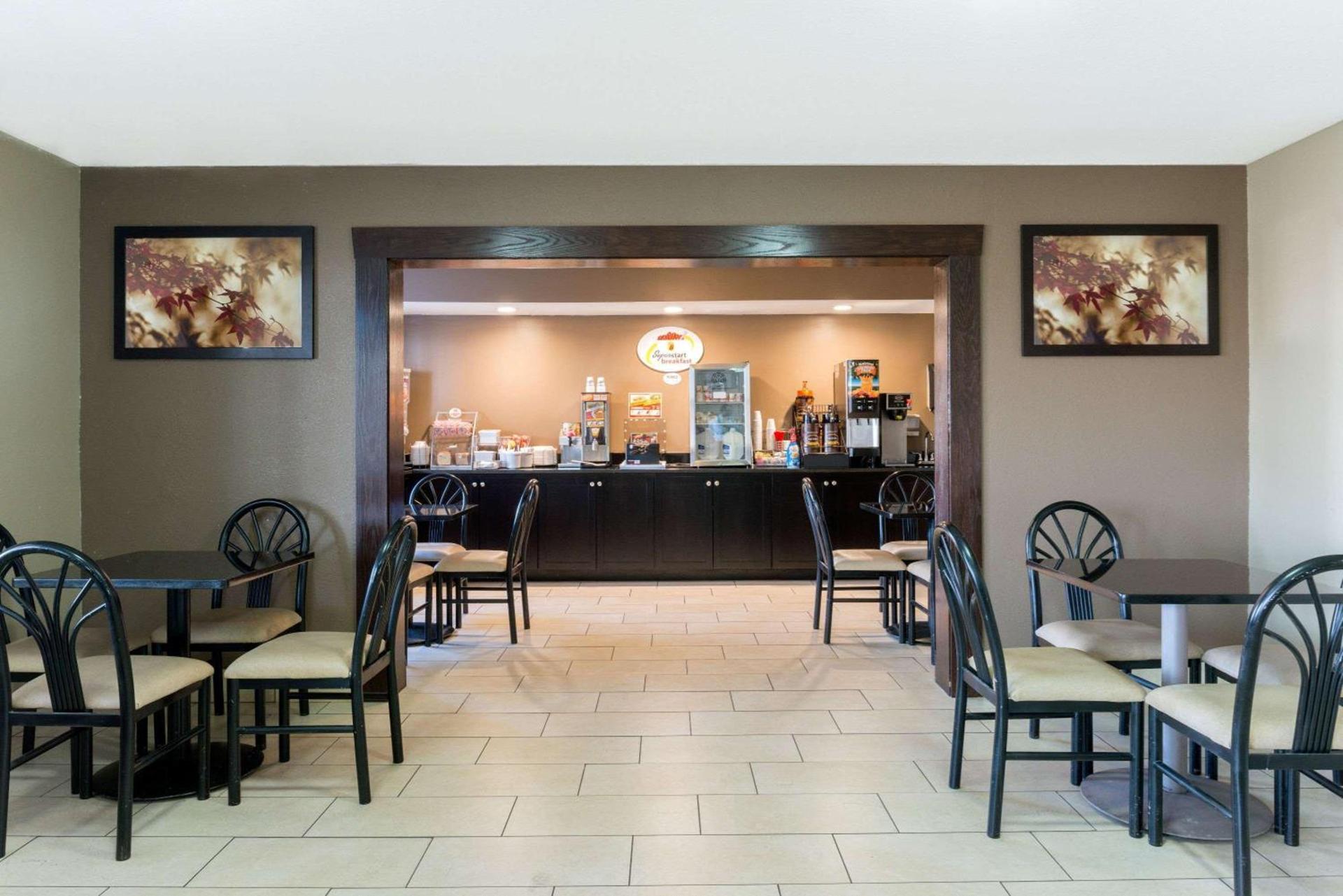 Super 8 by Wyndham Springfield East photo 11