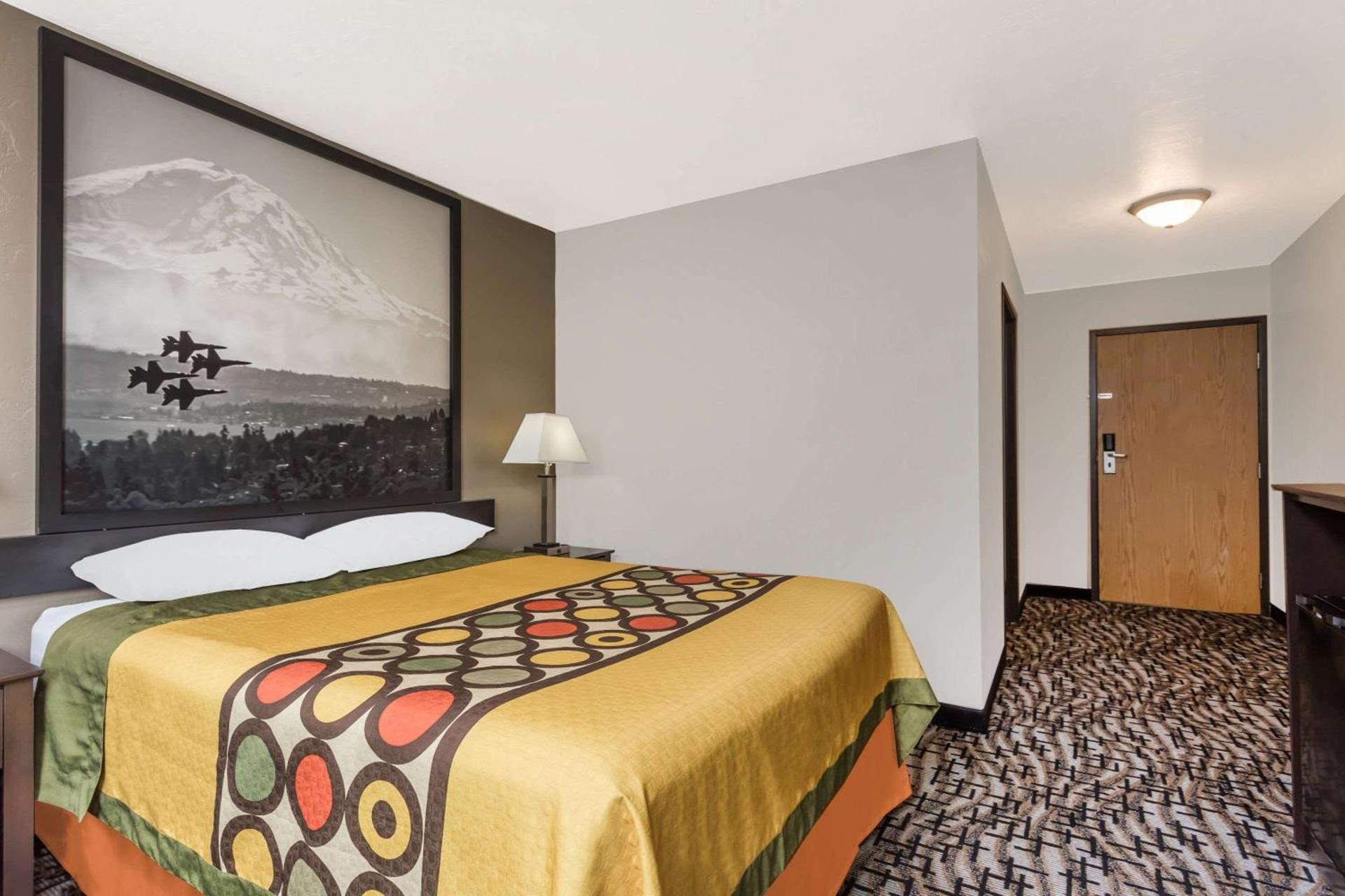 Super 8 by Wyndham Bremerton photo 9