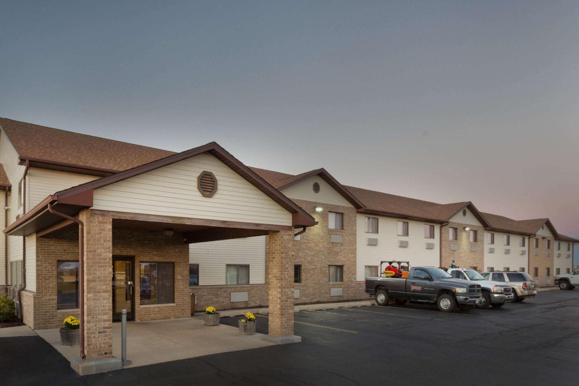 Super 8 by Wyndham Rochelle — hotel in Rochelle